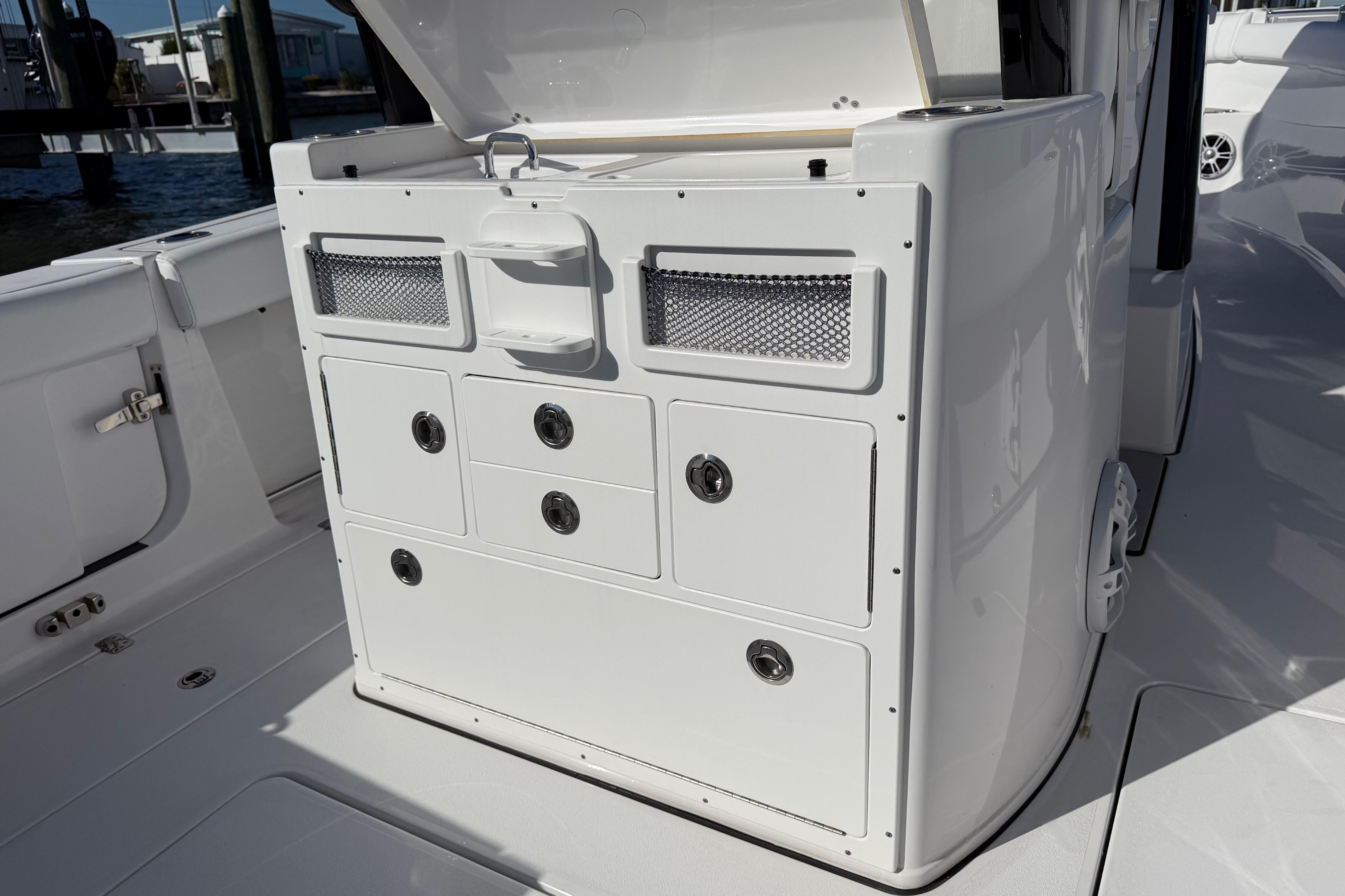 2024 Sportsman Open 282TE Center Console-24