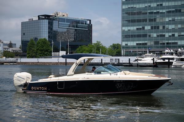Photo of 2021 Chris-Craft 31'