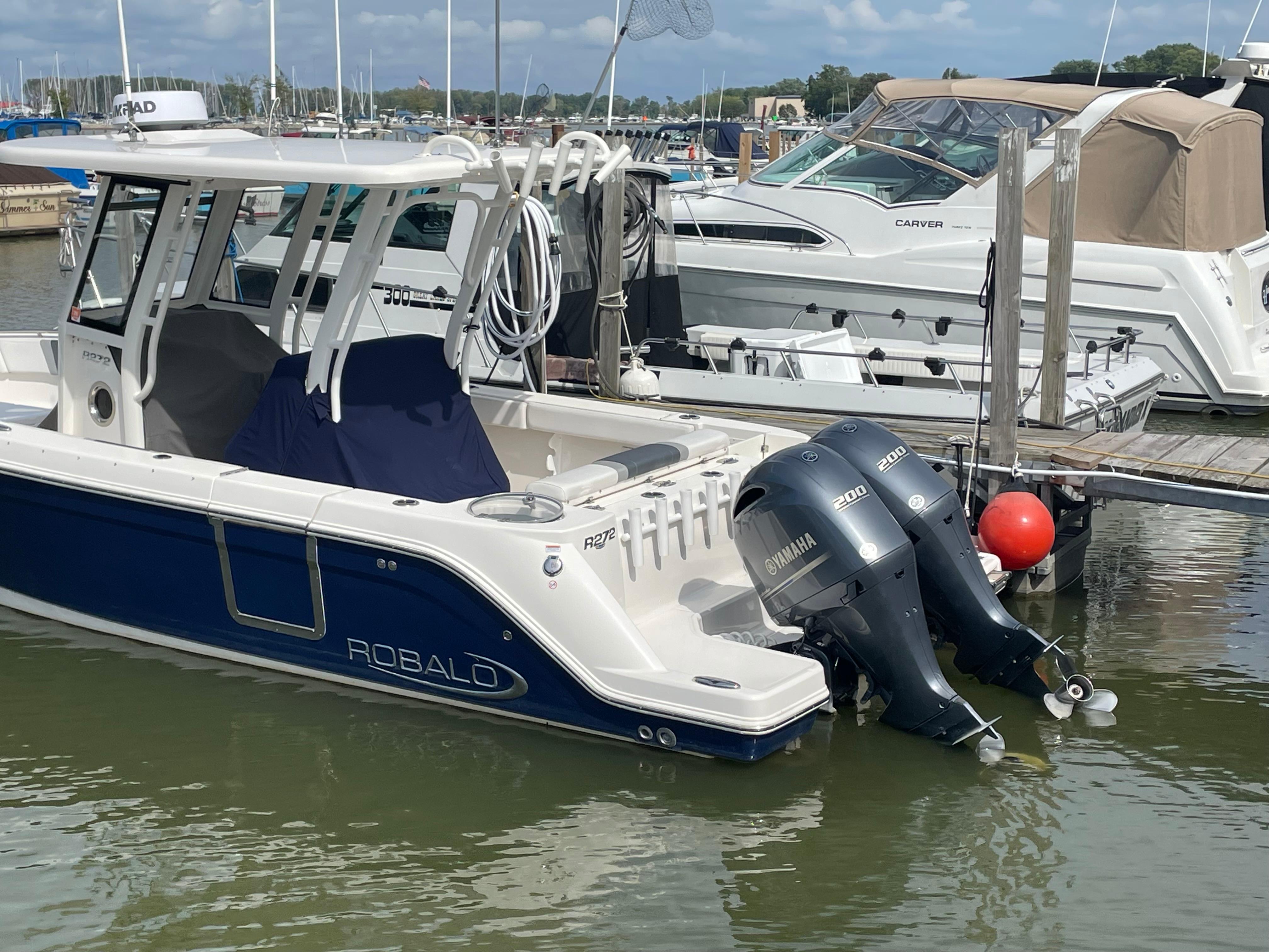 2020-robalo-r272-power-9808348-979128243-0-230520251238-9