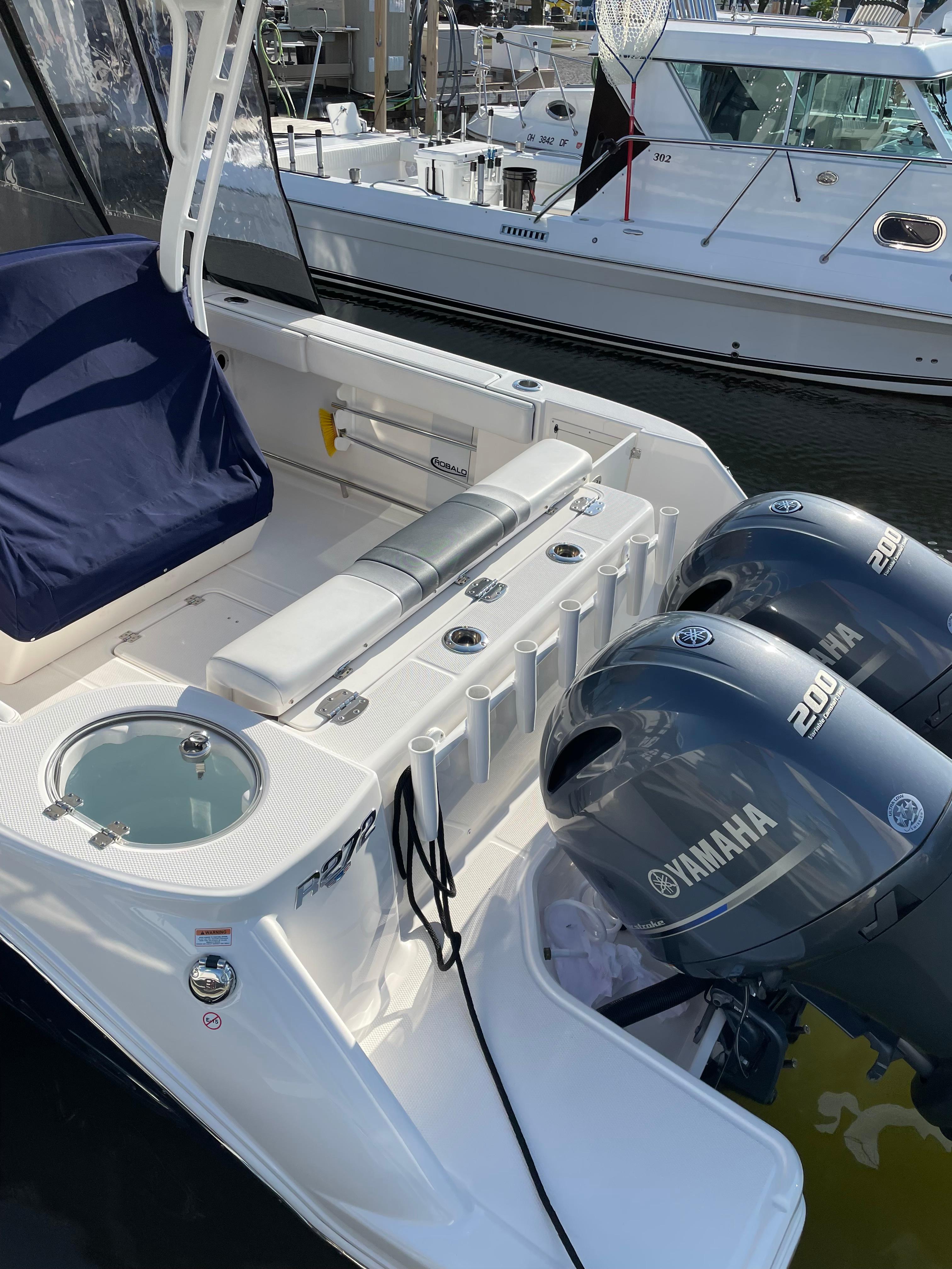 2020-robalo-r272-power-9808348-979128244-0-230520251238-10