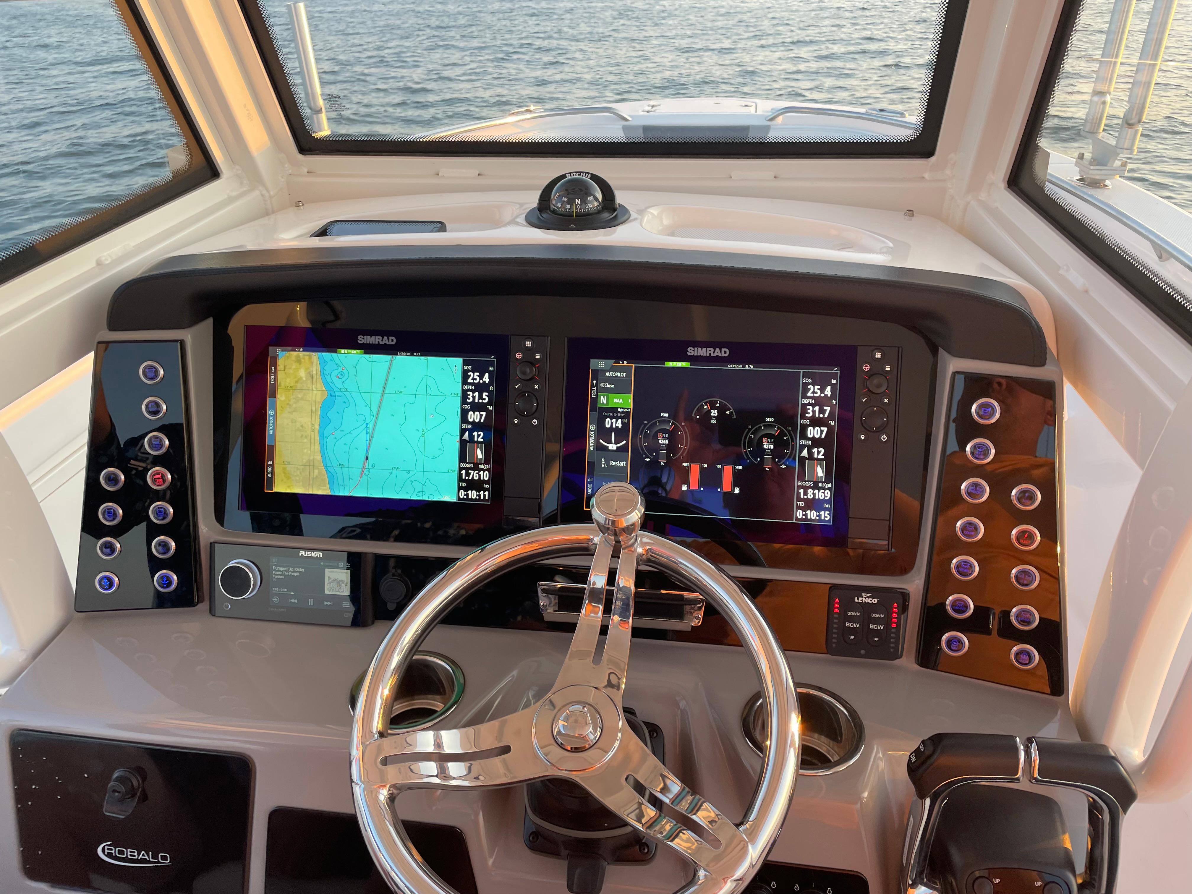 2020-robalo-r272-power-9808348-979128247-0-230520251239-13