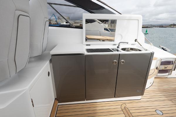 Princess Motor Yacht Sales - Used Princess V40