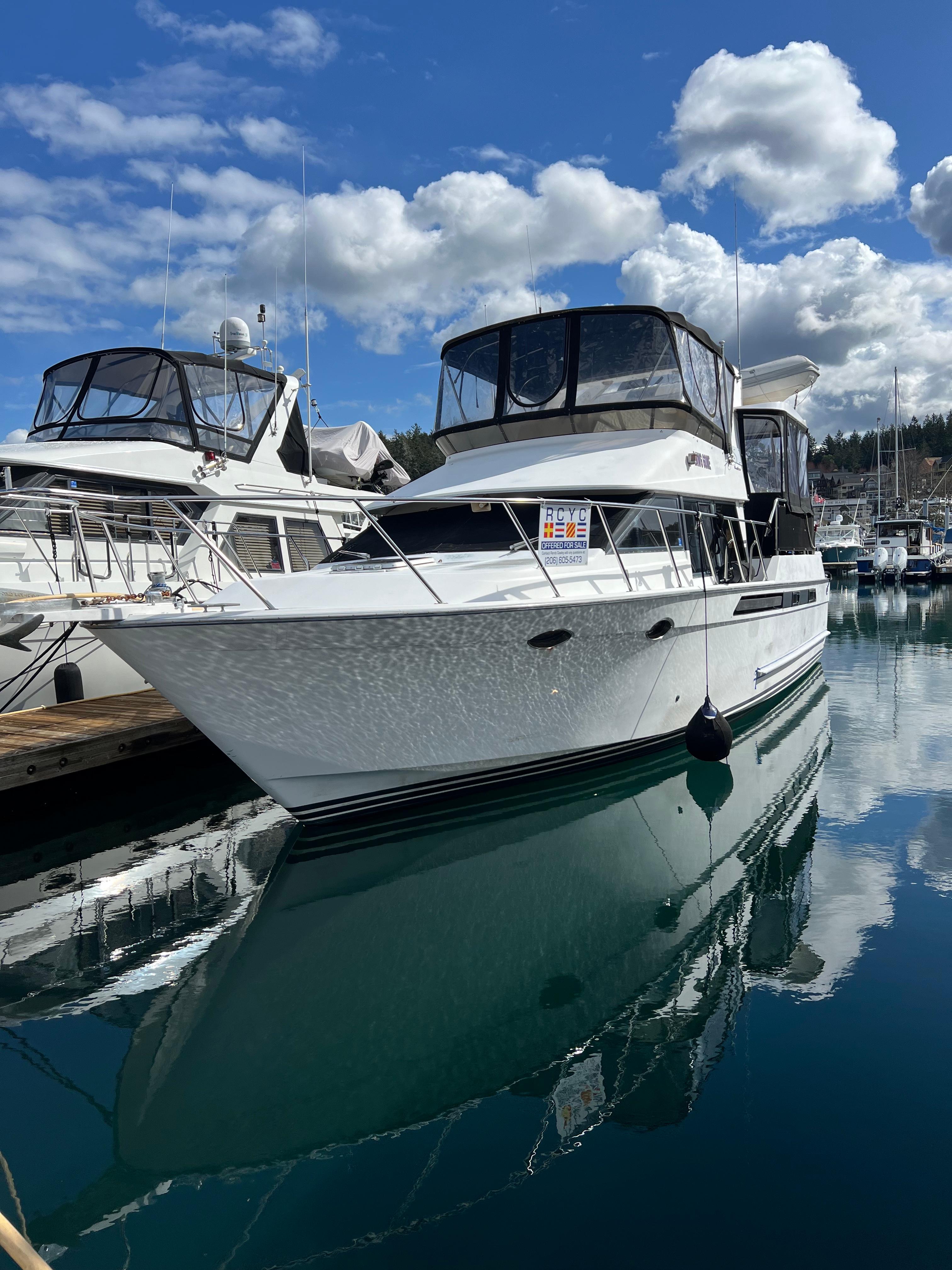 1990 Ocean Alexander AFT Cabin