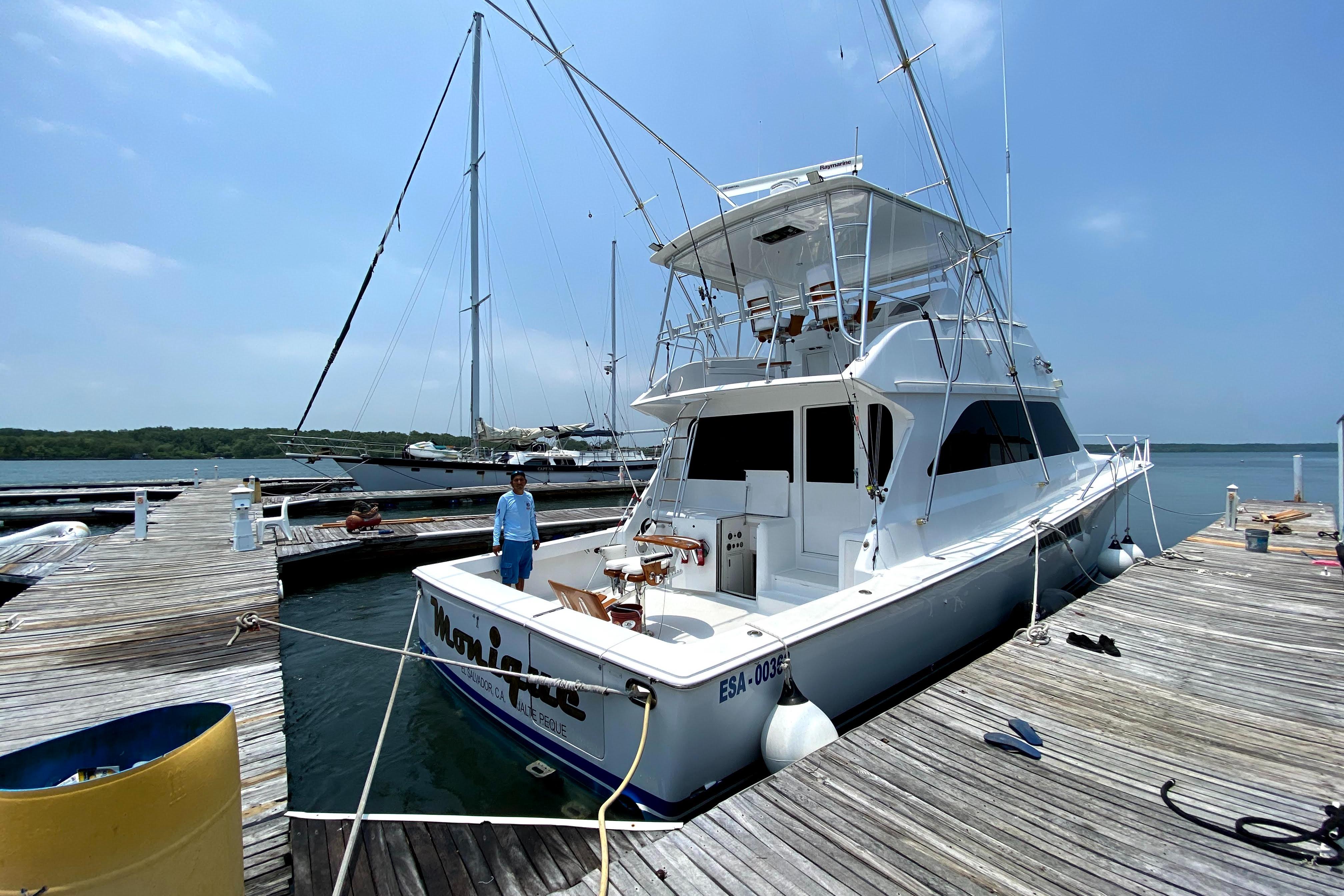 yachts in el salvador