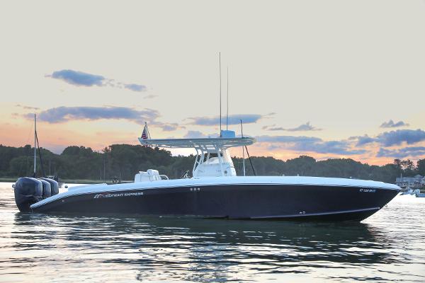 Photo of 2008 Midnight Express 37'