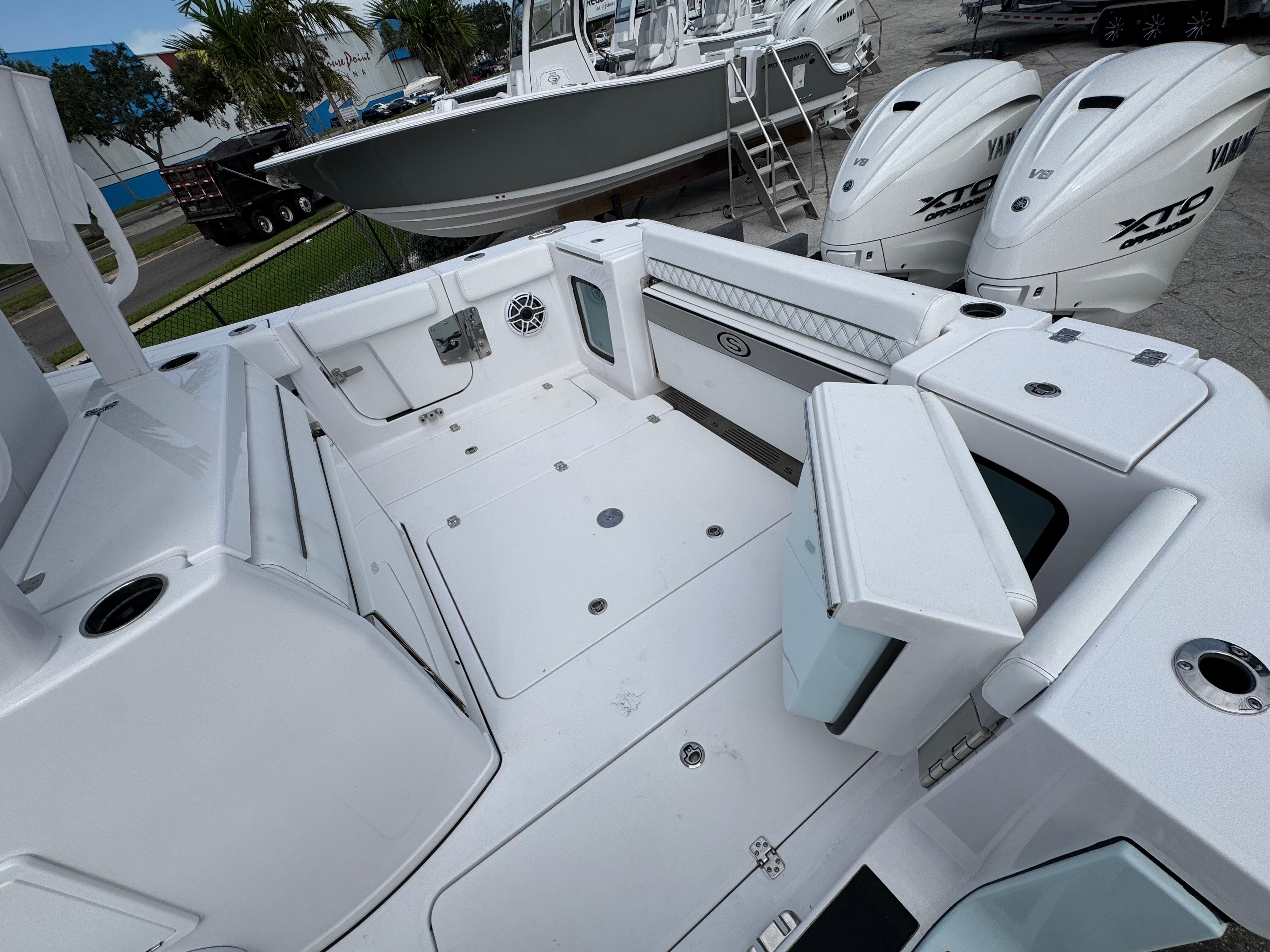 2025 Sportsman Open 322 Center Console-4