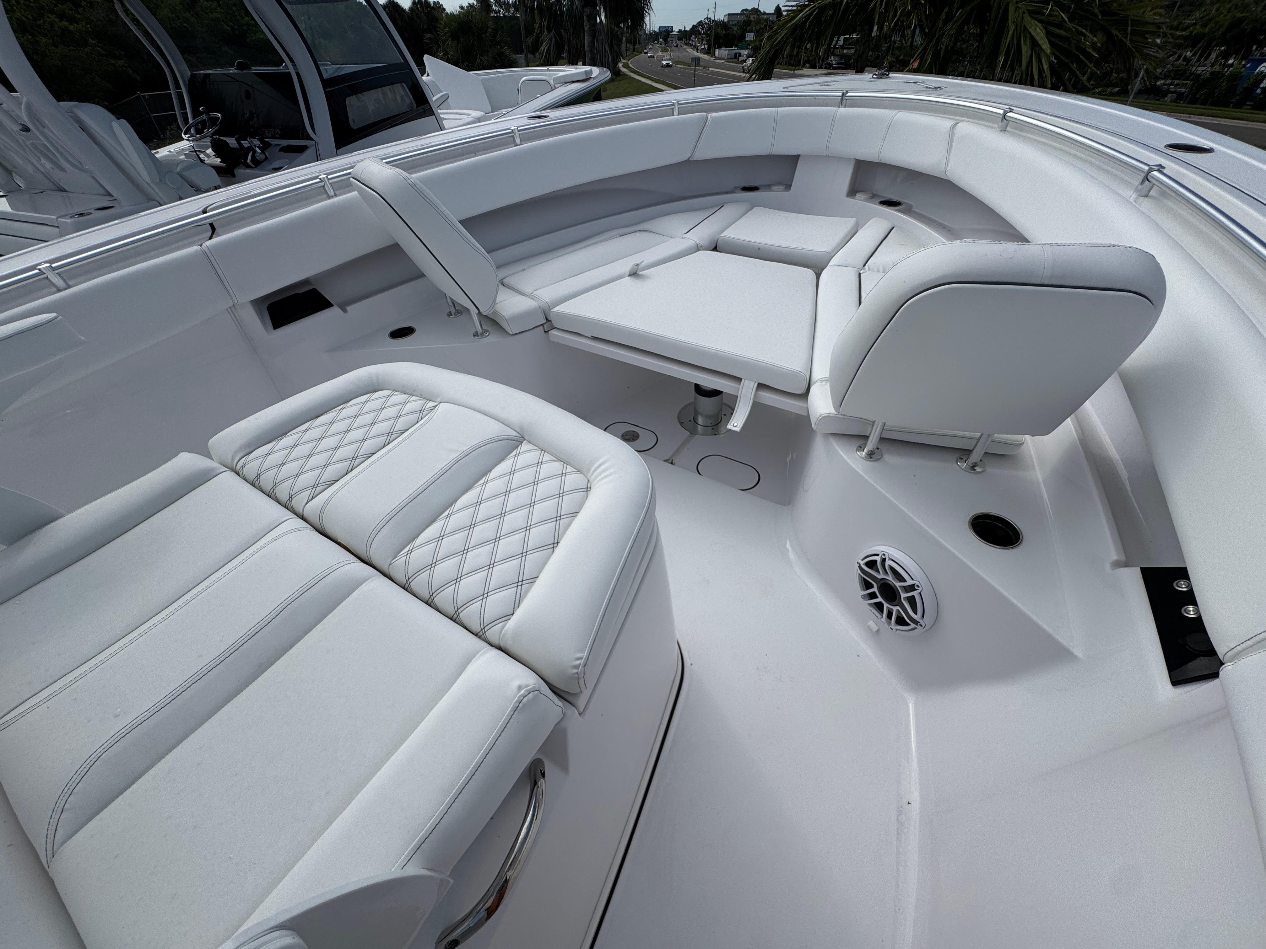 2025 Sportsman Open 322 Center Console-14