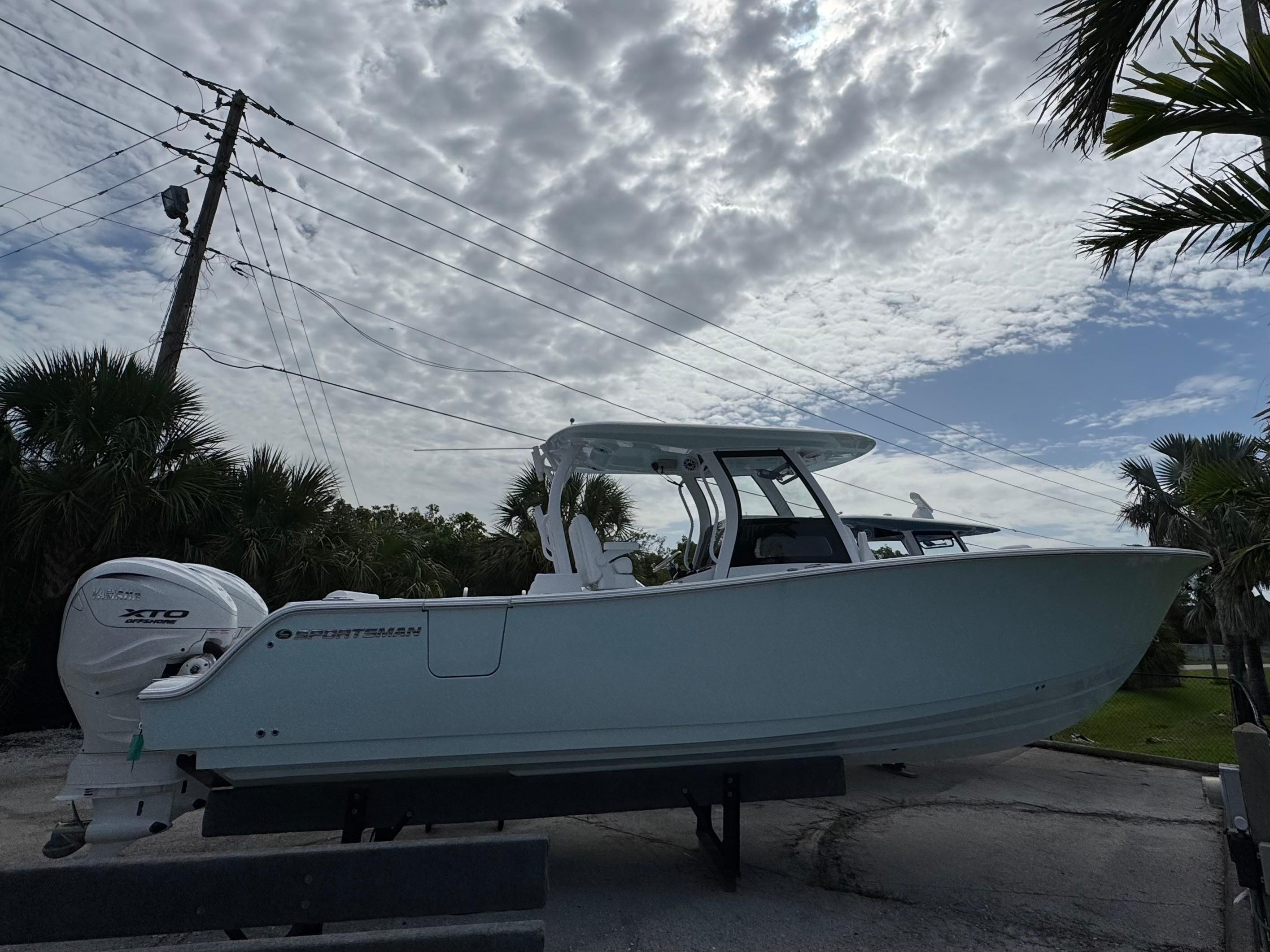2025 Sportsman Open 322 Center Console
