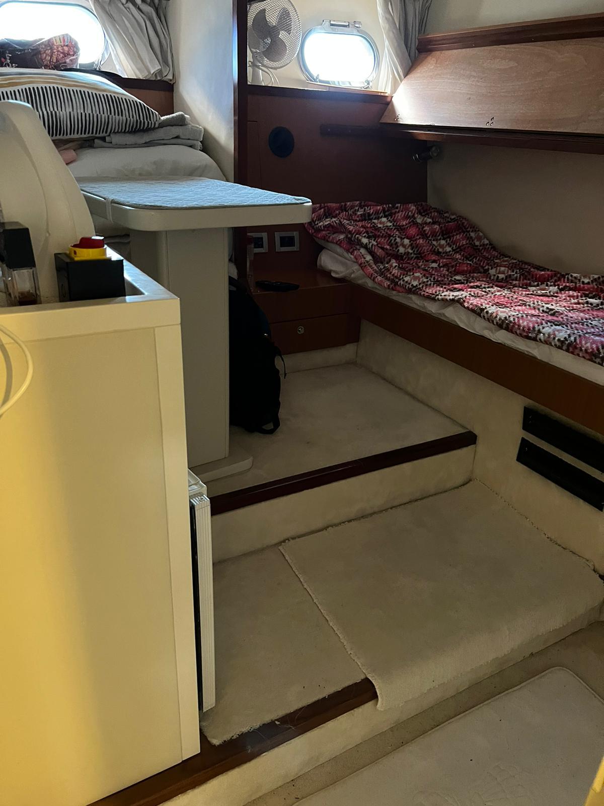 2012 Ferretti Yachts 700