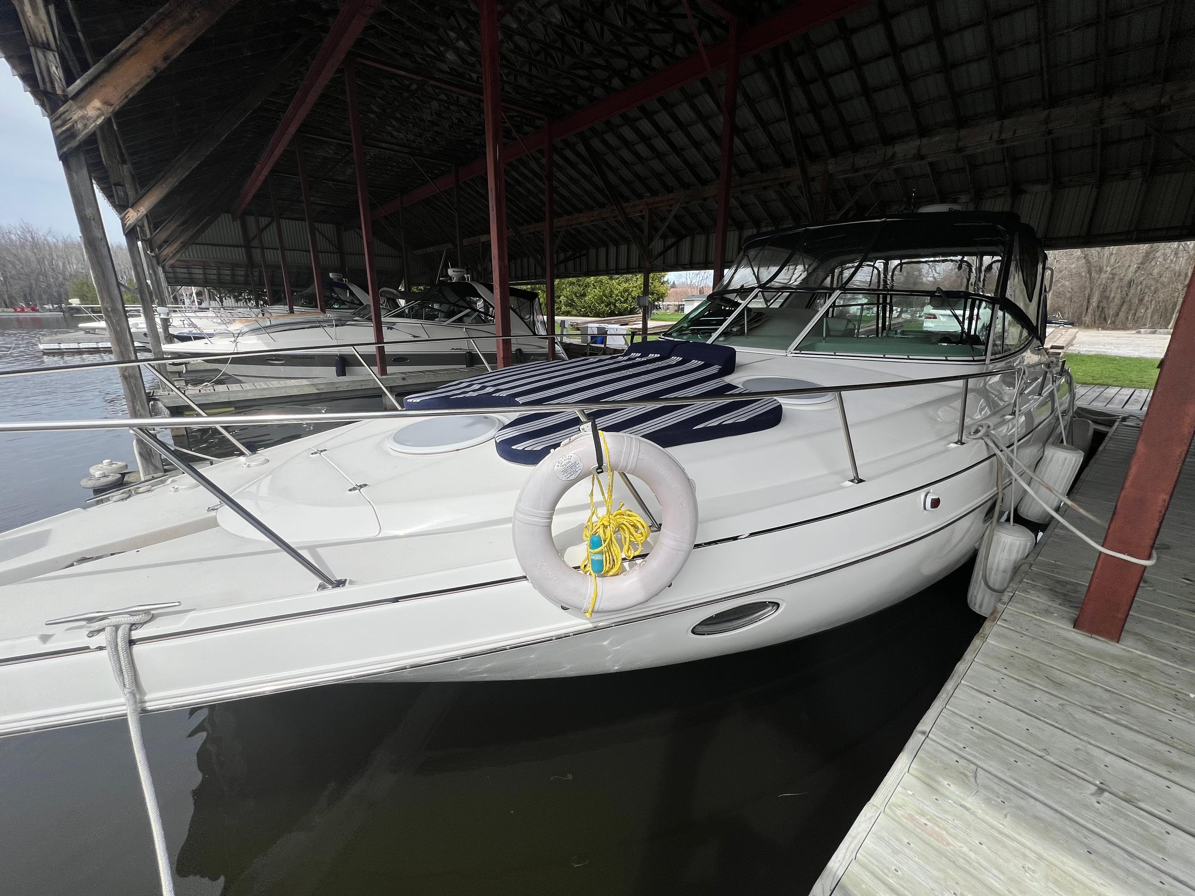 2000-cruisers-yachts-3575-esprit-power-9718381-20250511083646927-1_XLARGE
