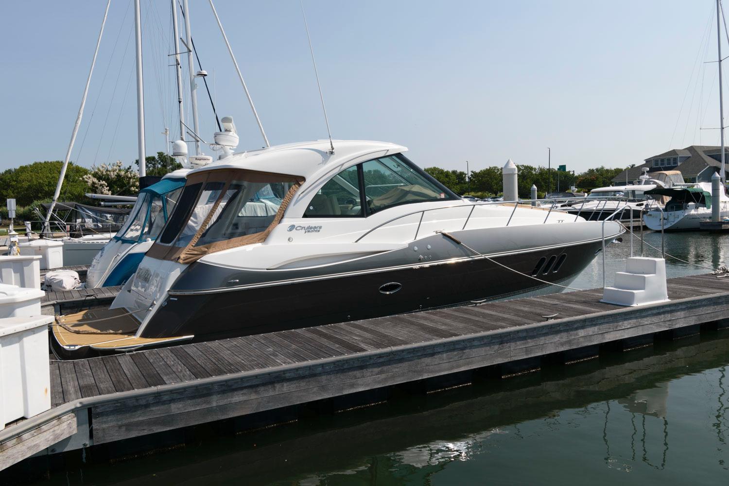 M 7166 RD Knot 10 Yacht Sales