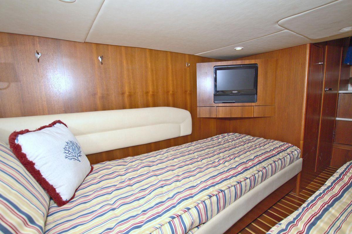 Tiara Yachts-4300 Sovran 2008-The Adventure FL-US-9558386 | Thumbnail