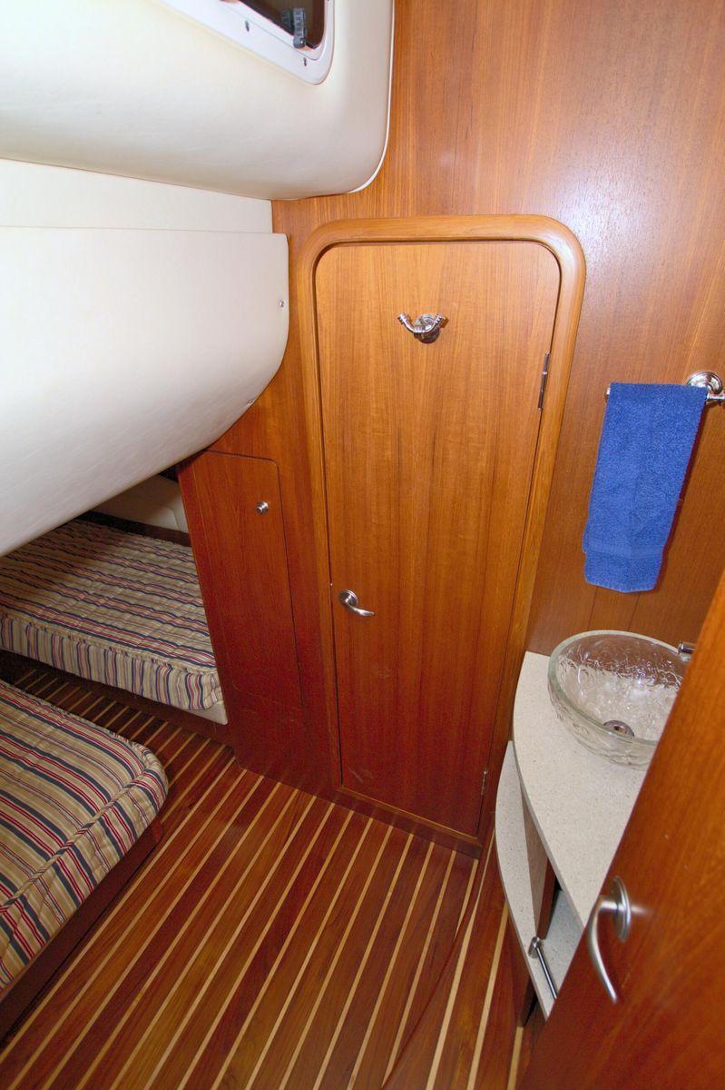 Tiara Yachts-4300 Sovran 2008-The Adventure FL-US-9558386 | Thumbnail
