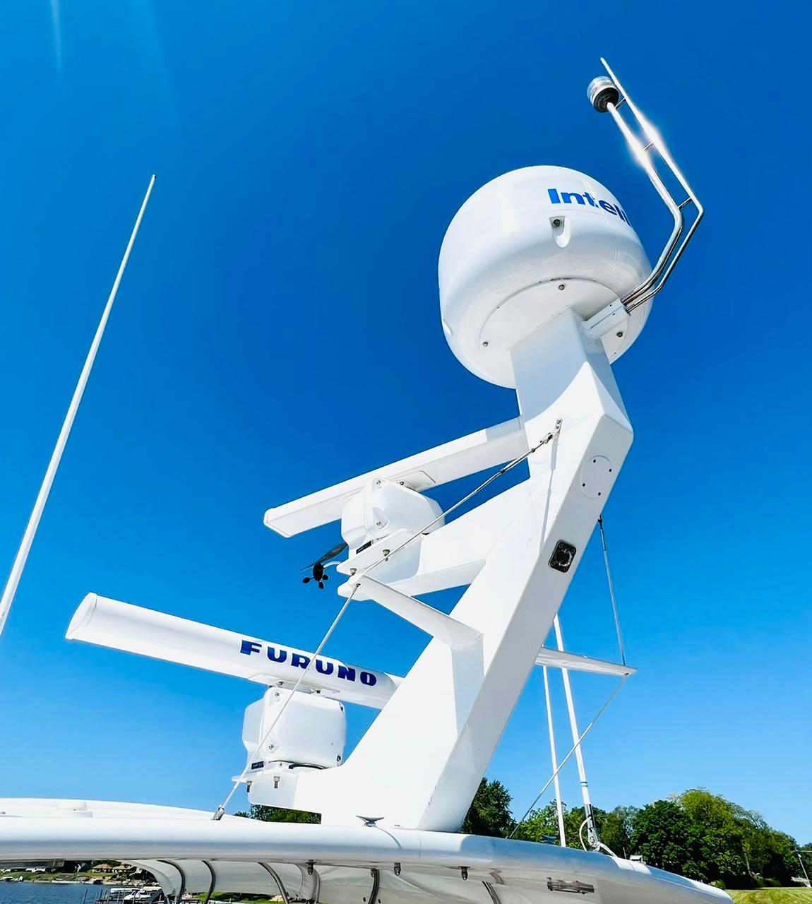 Mast w/ Dual Radars & SAT TV System ( NEW )