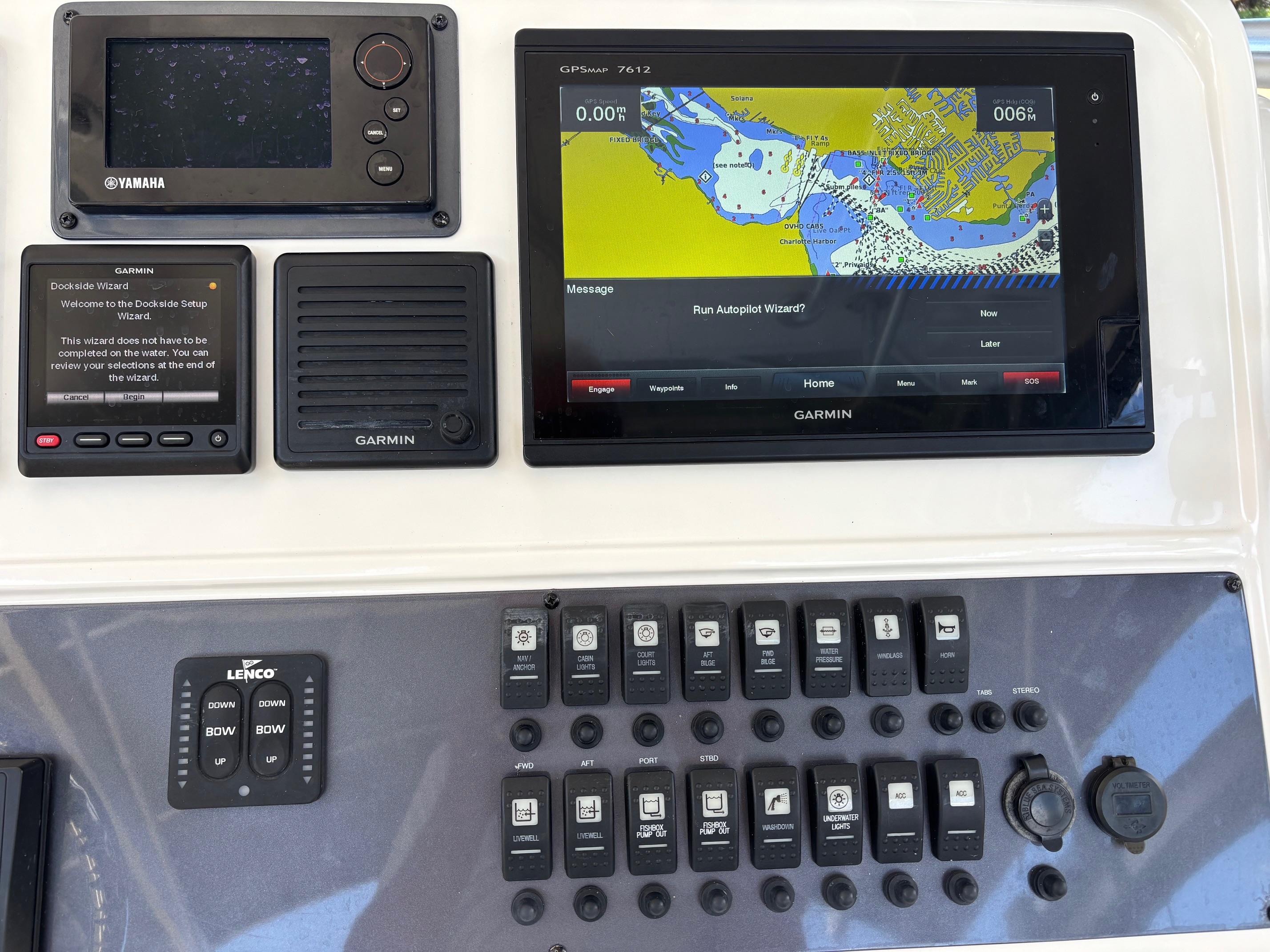 2015-robalo-r300-center-console-power-9738309-20250429113616330-1_XLARGE
