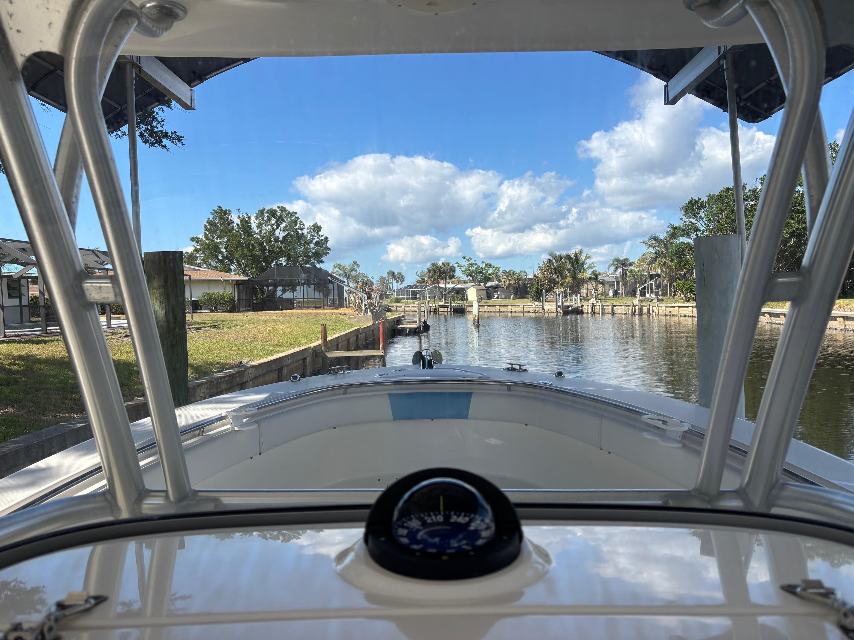 2015-robalo-r300-center-console-power-9738309-20250429113622129-1_XLARGE