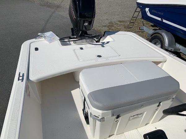 2021 Mako boat for sale, model of the boat is Skiff 17CC & Image # 4 of 10