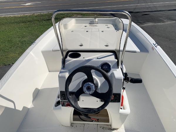 2021 Mako boat for sale, model of the boat is Skiff 17CC & Image # 7 of 10