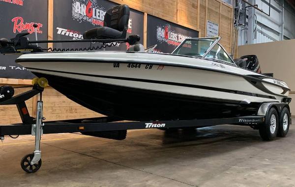 2018 Triton boat for sale, model of the boat is 220 Escape & Image # 3 of 18
