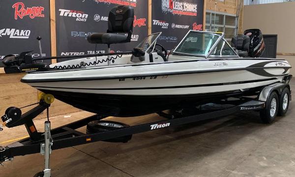 2018 Triton boat for sale, model of the boat is 220 Escape & Image # 2 of 18