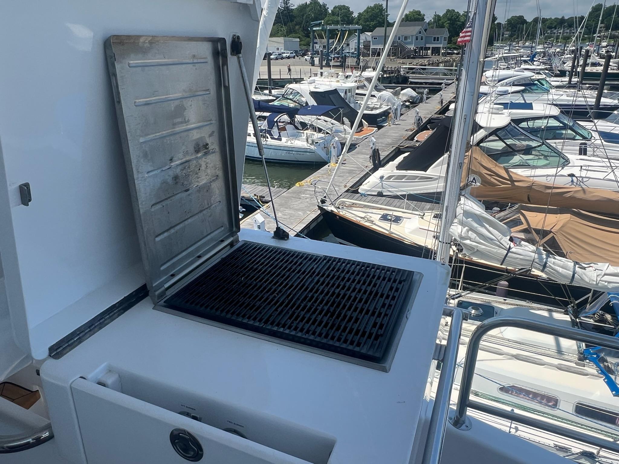2011 Hatteras 60 