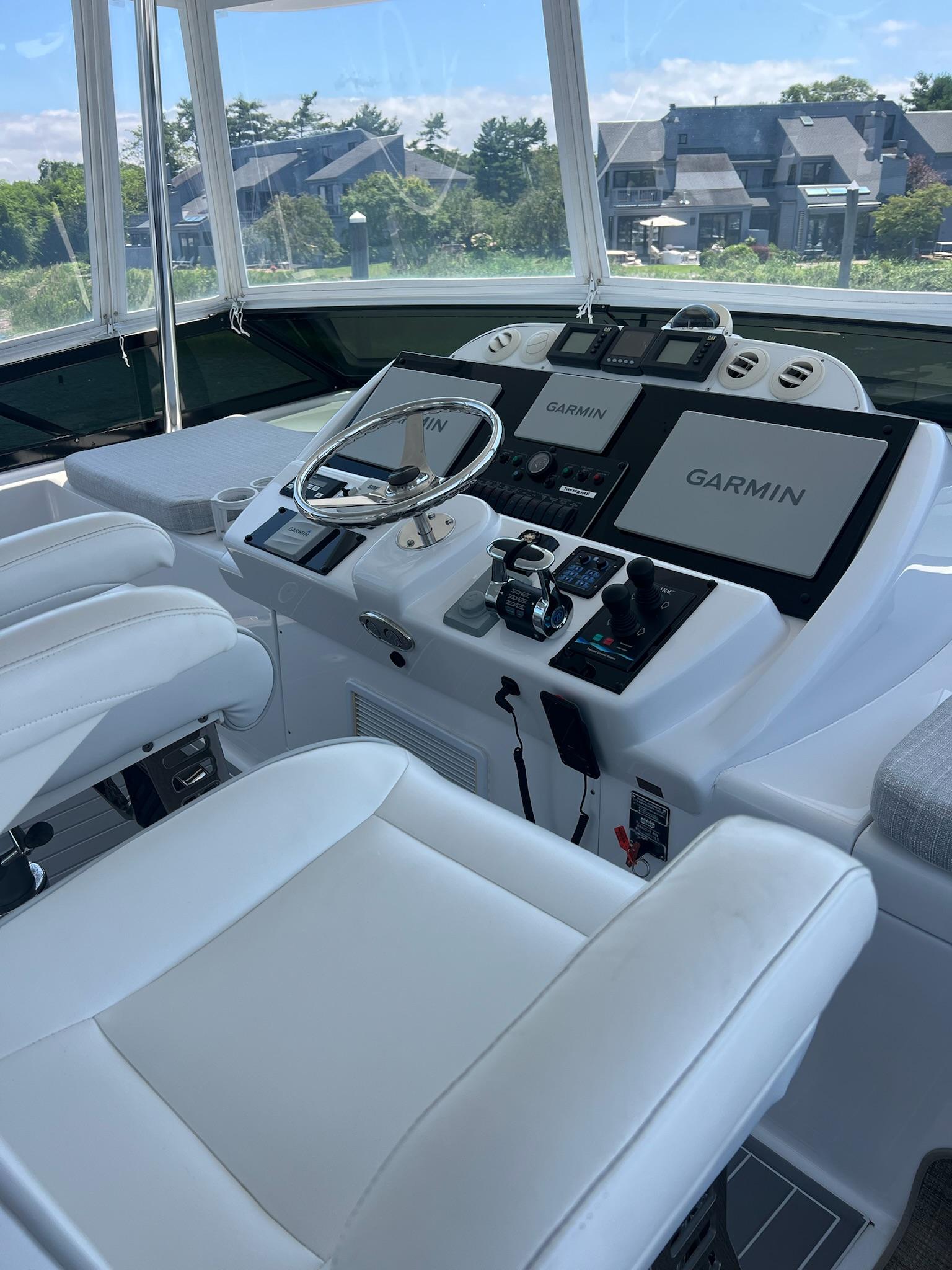 2011 Hatteras 60 