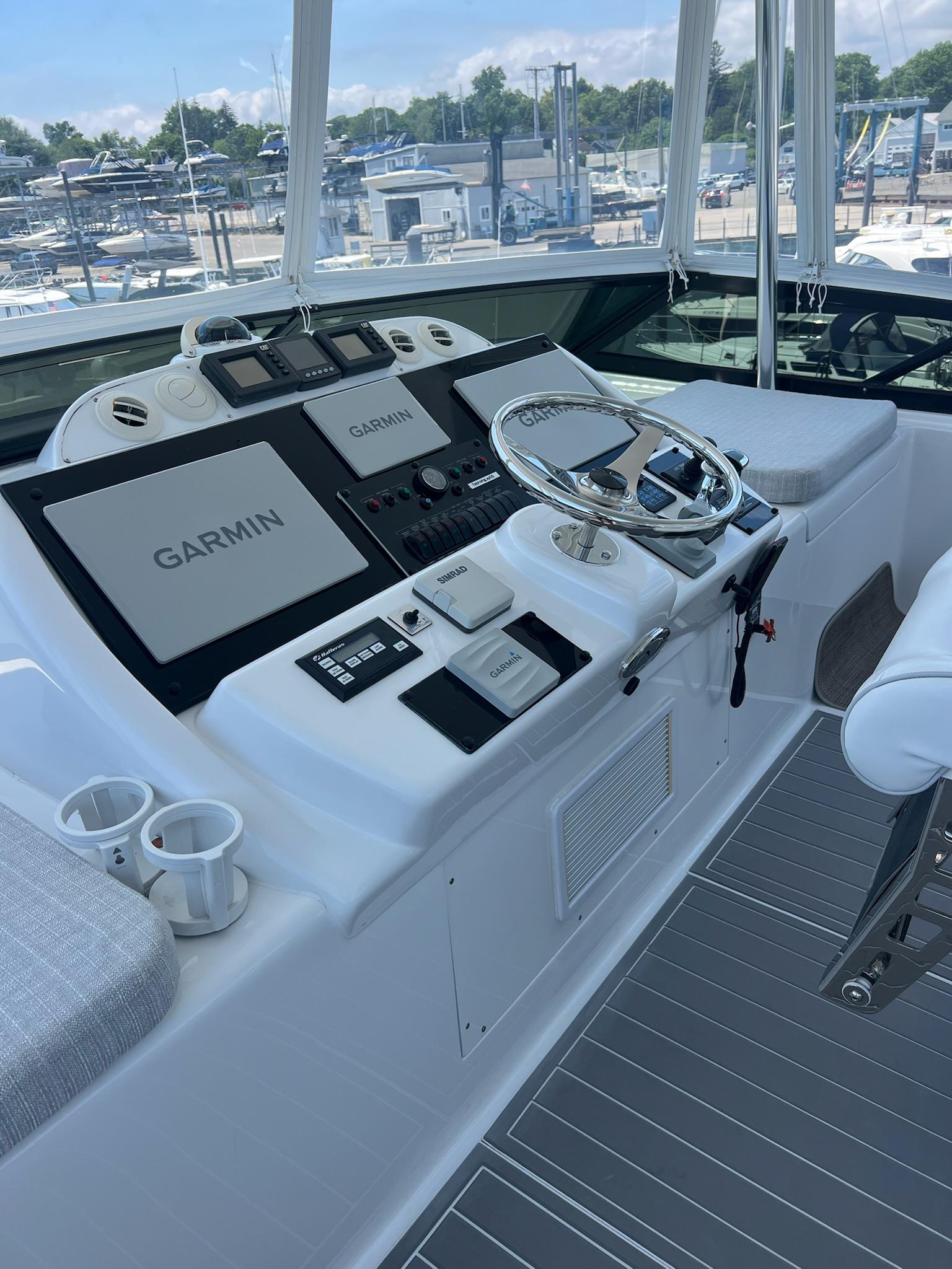 2011 Hatteras 60 
