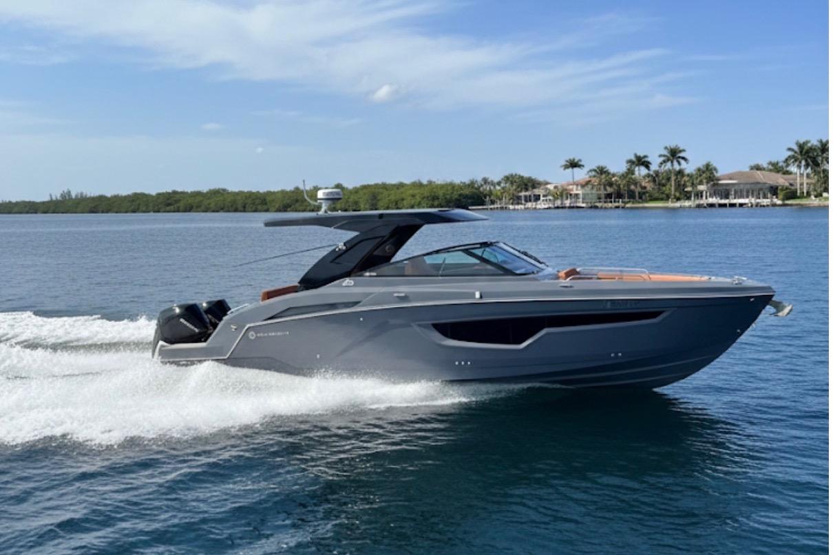 2023 Cruisers Yachts 34 GLS OB