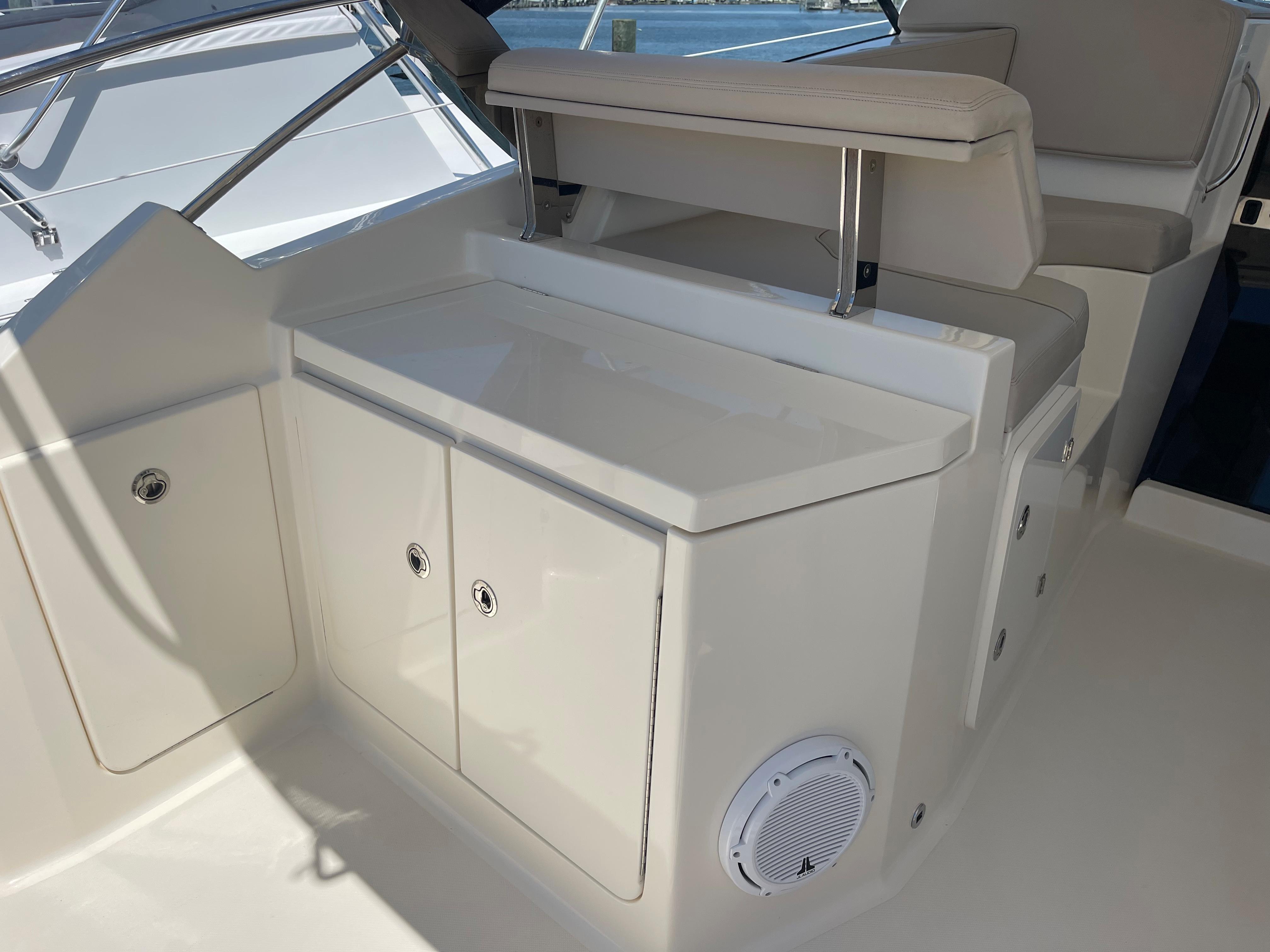 Yacht for Sale 41 Pursuit Yachts Morehead City, NC Denison Yacht Sales