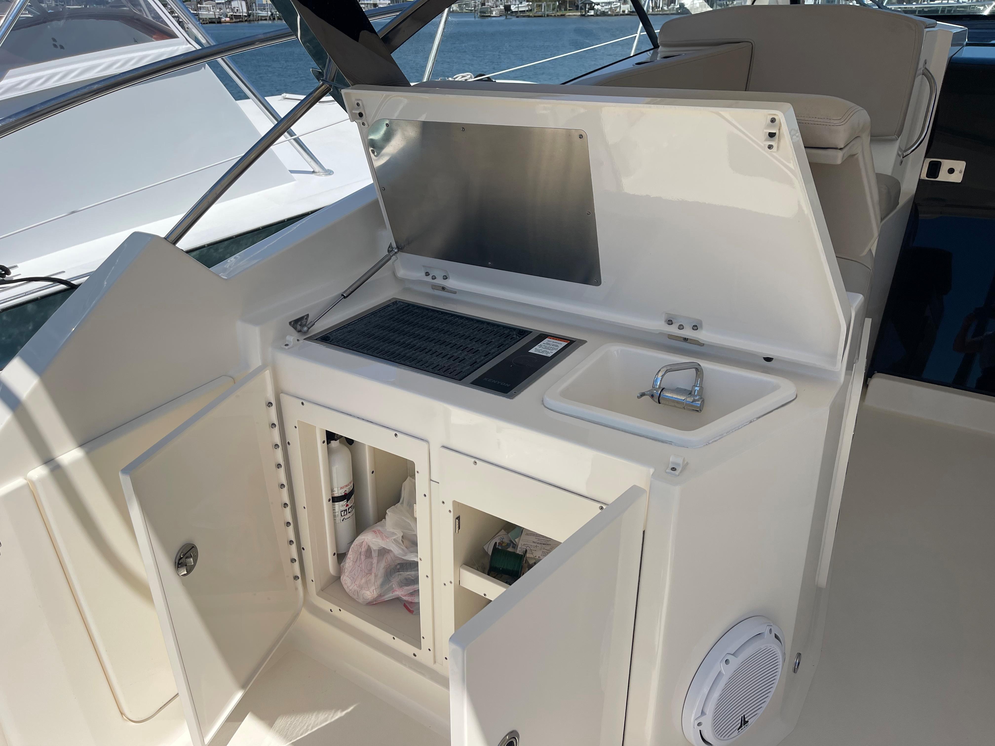 Yacht for Sale 41 Pursuit Yachts Morehead City, NC Denison Yacht Sales