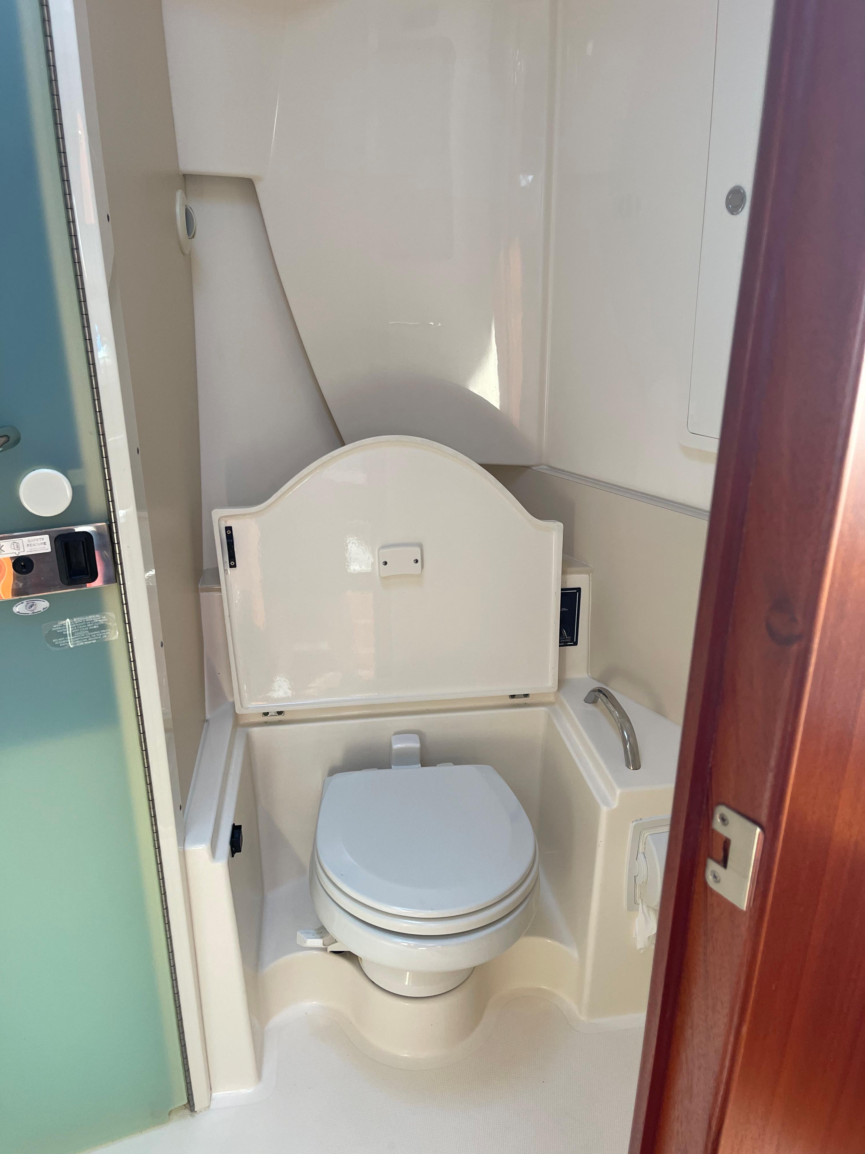 Yacht for Sale 41 Pursuit Yachts Morehead City, NC Denison Yacht Sales