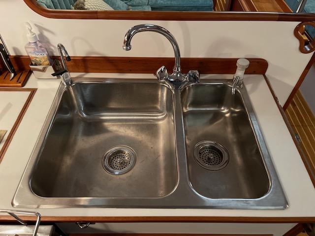 Trillium Yacht Photos Pics Double Stainless Galley Sink