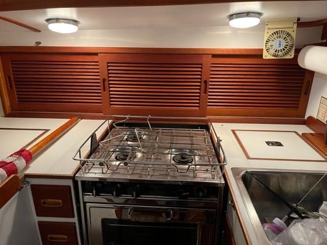 Trillium Yacht Photos Pics Galley Stove