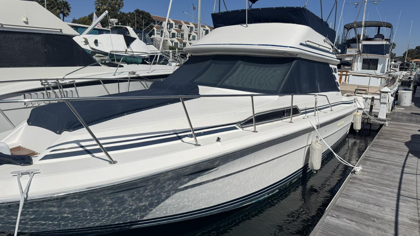1986 Sea Ray 340 Sedan Bridge