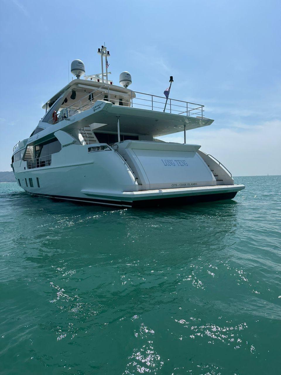 2022 Azimut grande 32 metri