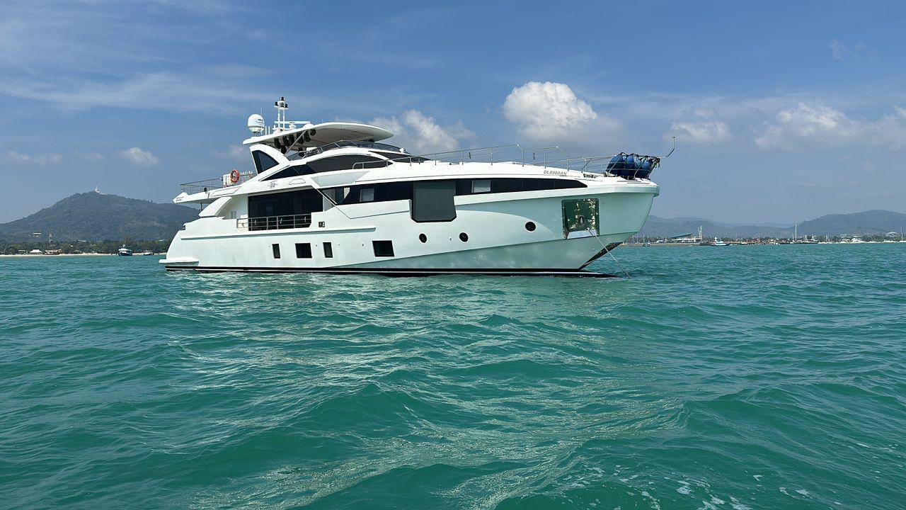 2022 Azimut grande 32 metri