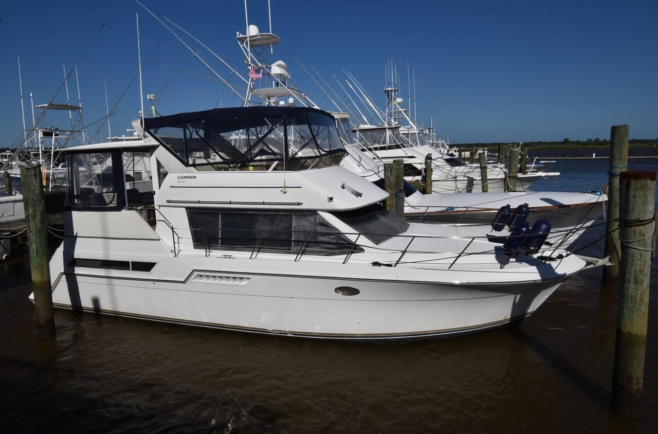 1997 Carver 405 Aft Cabin Motoryacht
