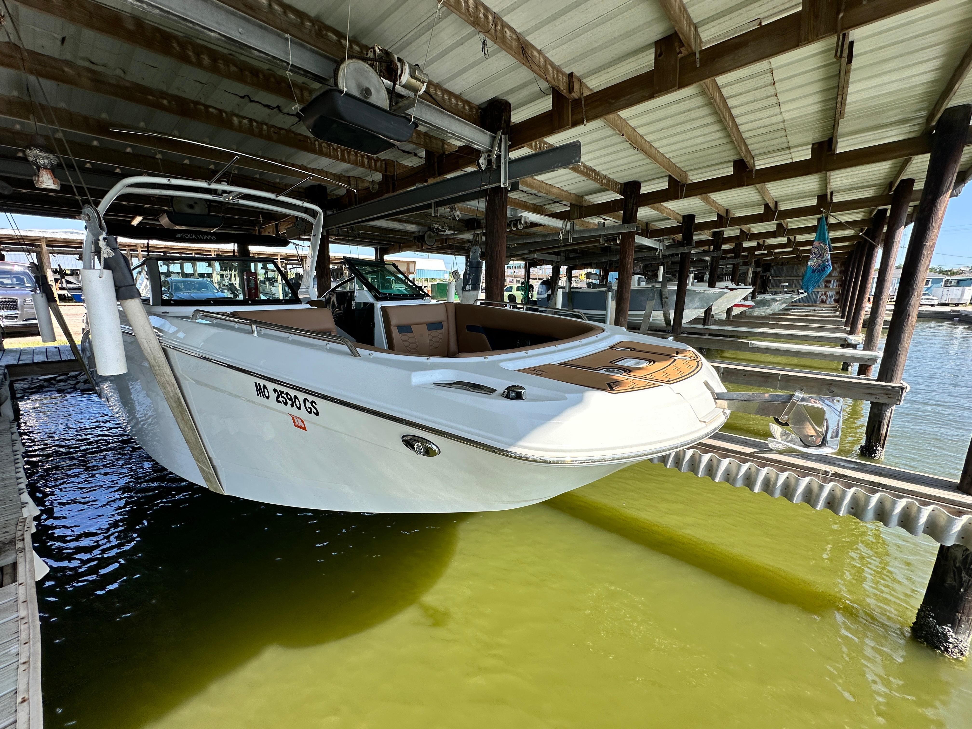 2023-four-winns-hd8-power-9758423-20250415083529232-1_XLARGE