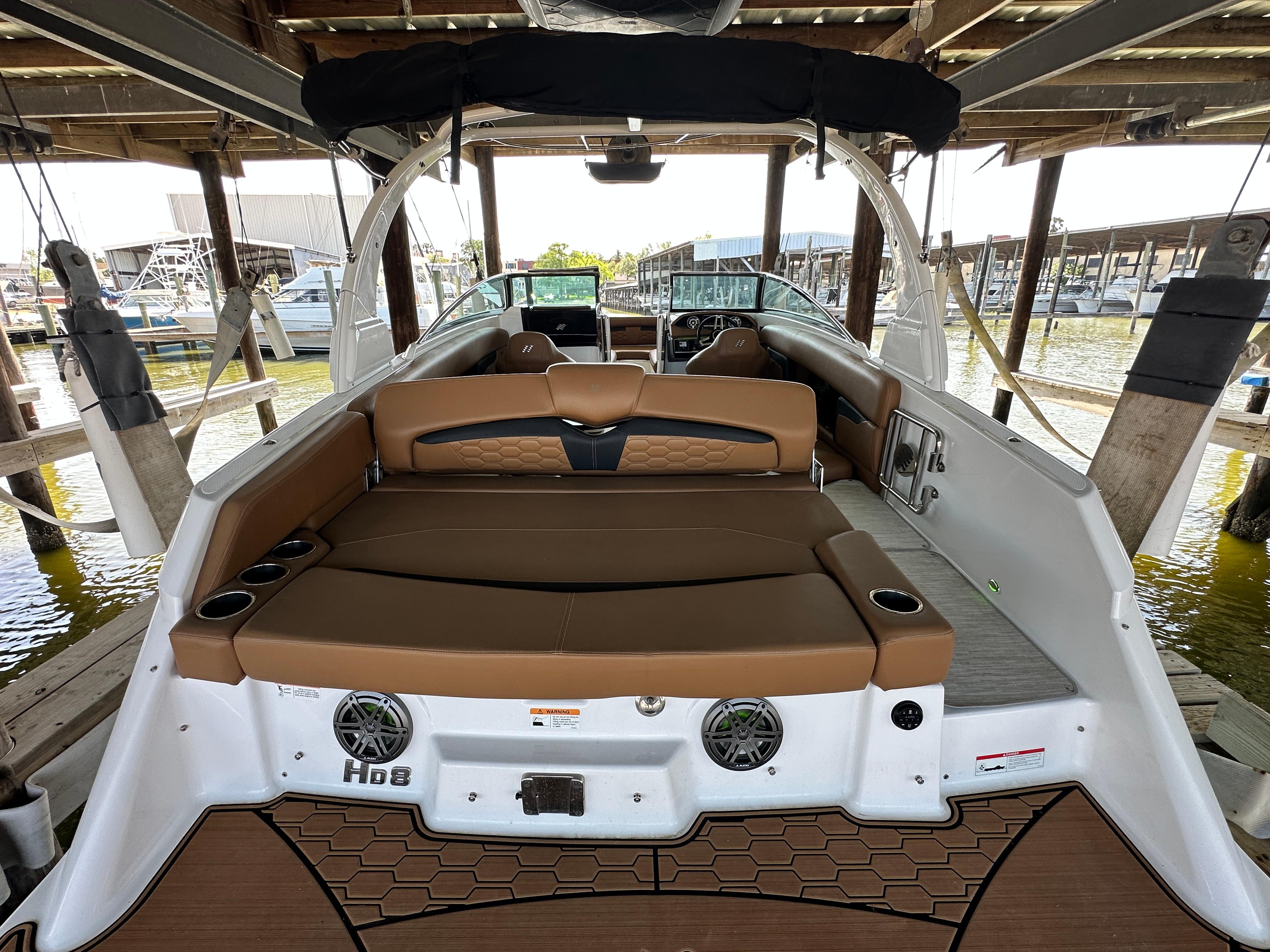 2023-four-winns-hd8-power-9758423-20250415083613231-1_XLARGE