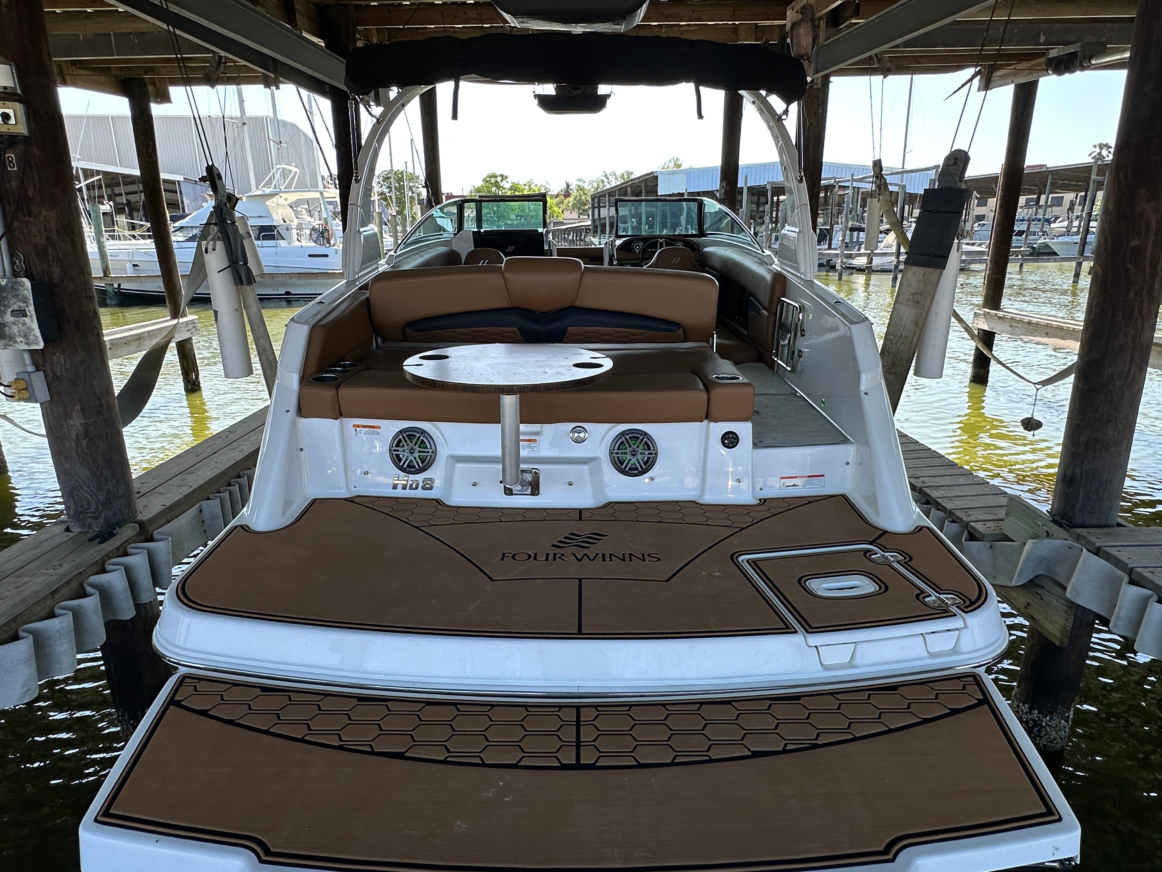 2023-four-winns-hd8-power-9758423-20250415083624448-1_XLARGE