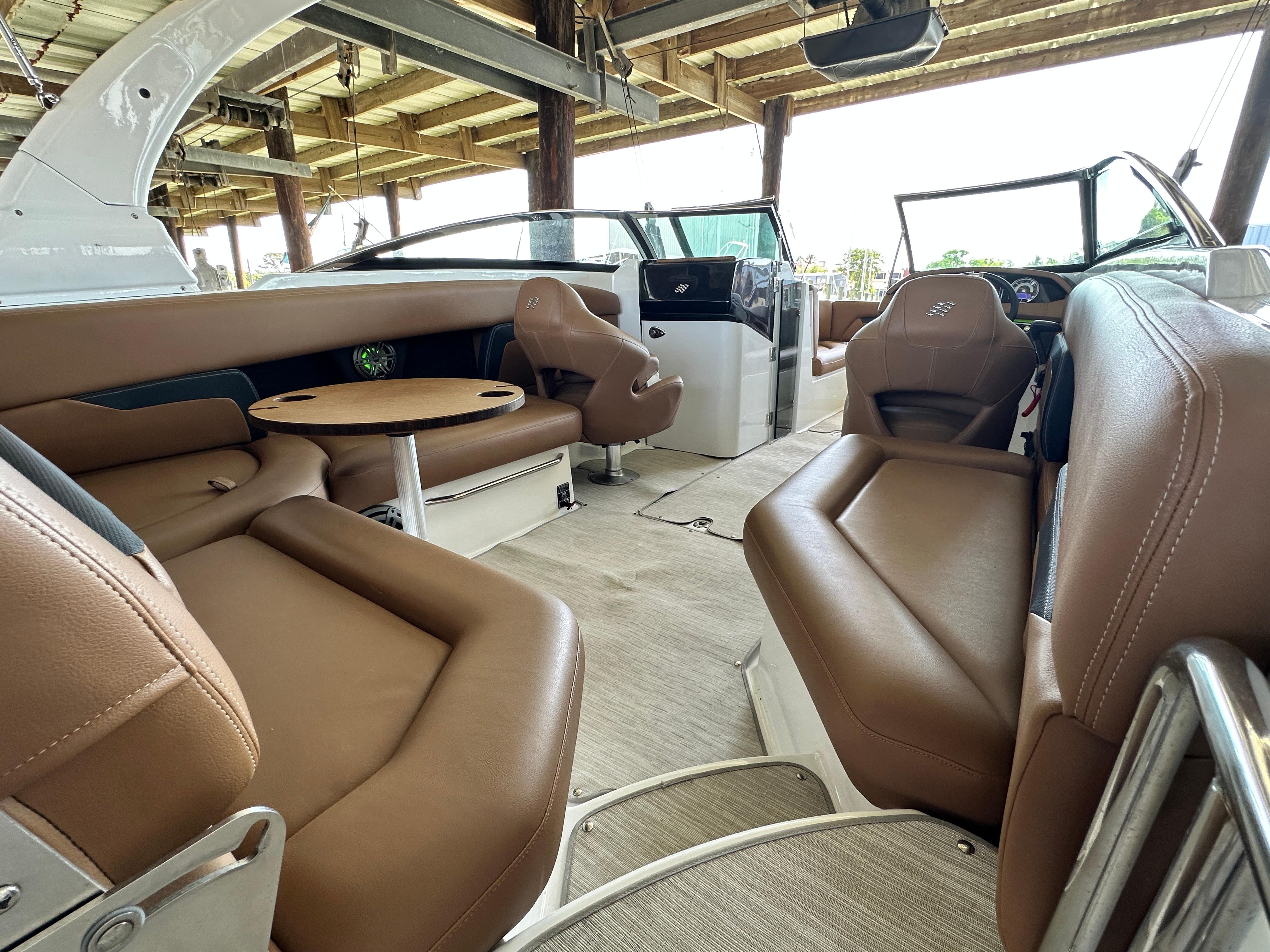 2023-four-winns-hd8-power-9758423-20250415085051400-1_XLARGE