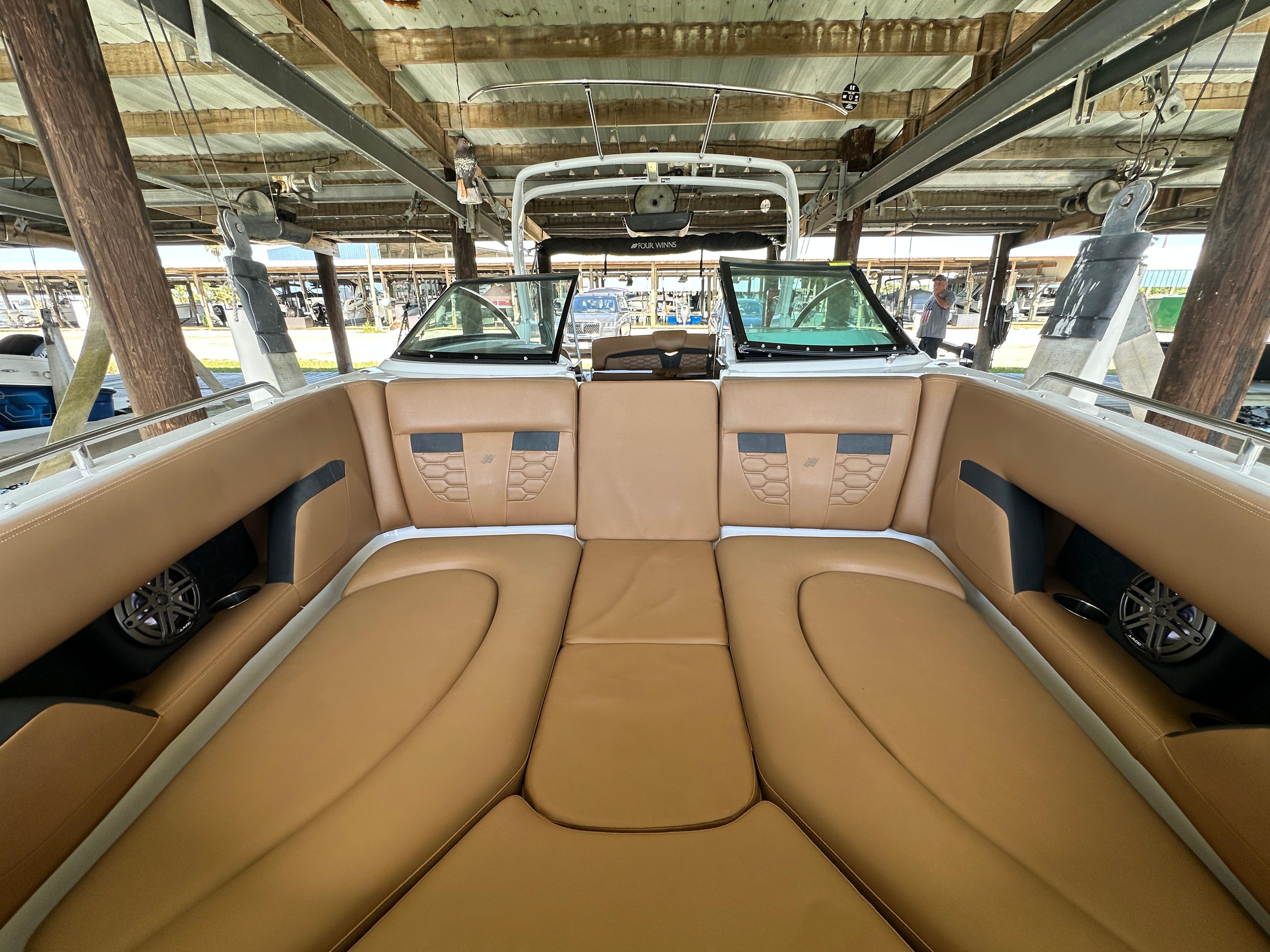 2023-four-winns-hd8-power-9758423-20250415085309298-1_XLARGE