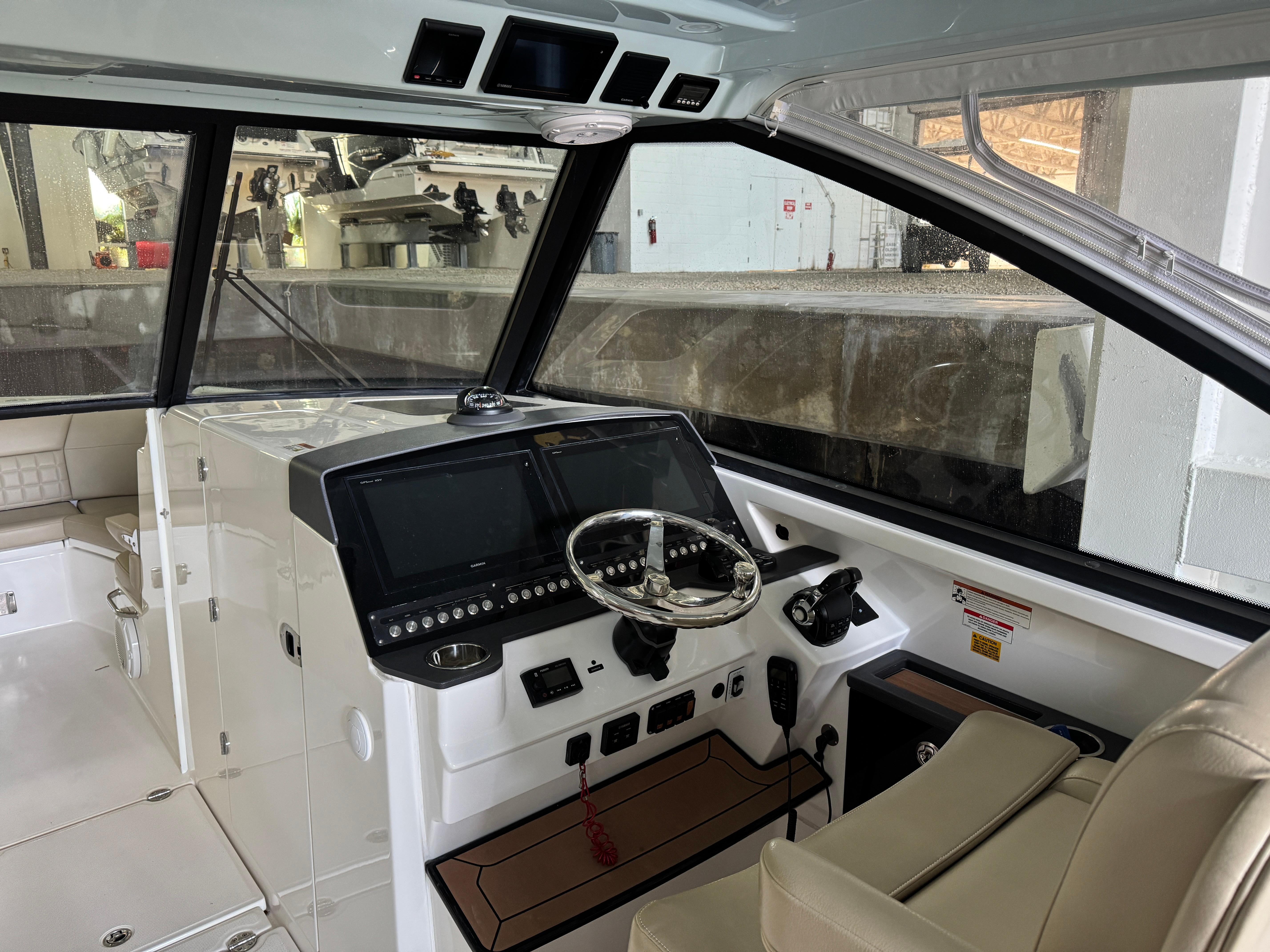 2019-everglades-340-dual-console-power-9878425-20250722151611673-1