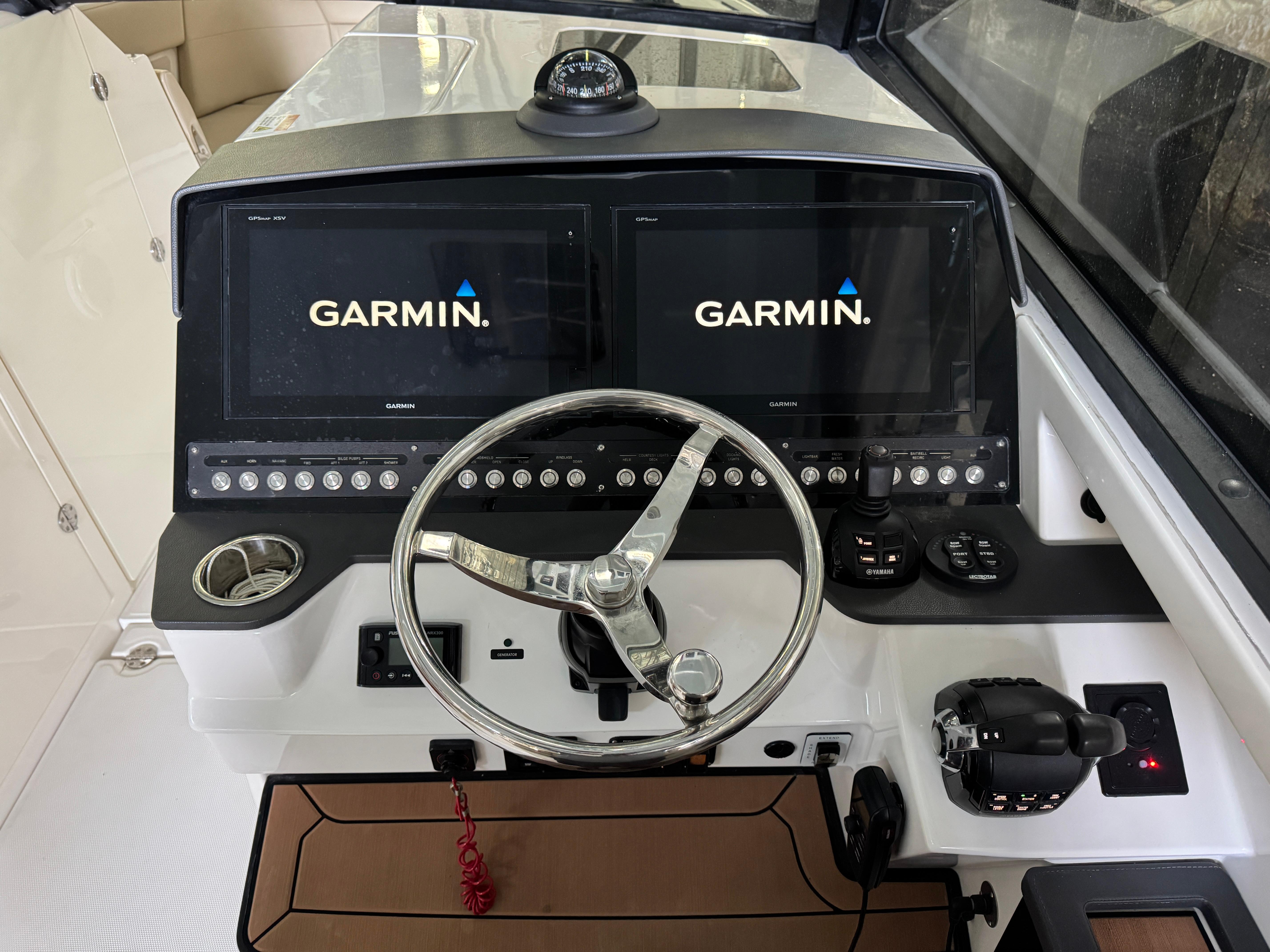 2019-everglades-340-dual-console-power-9878425-20250722151631025-1