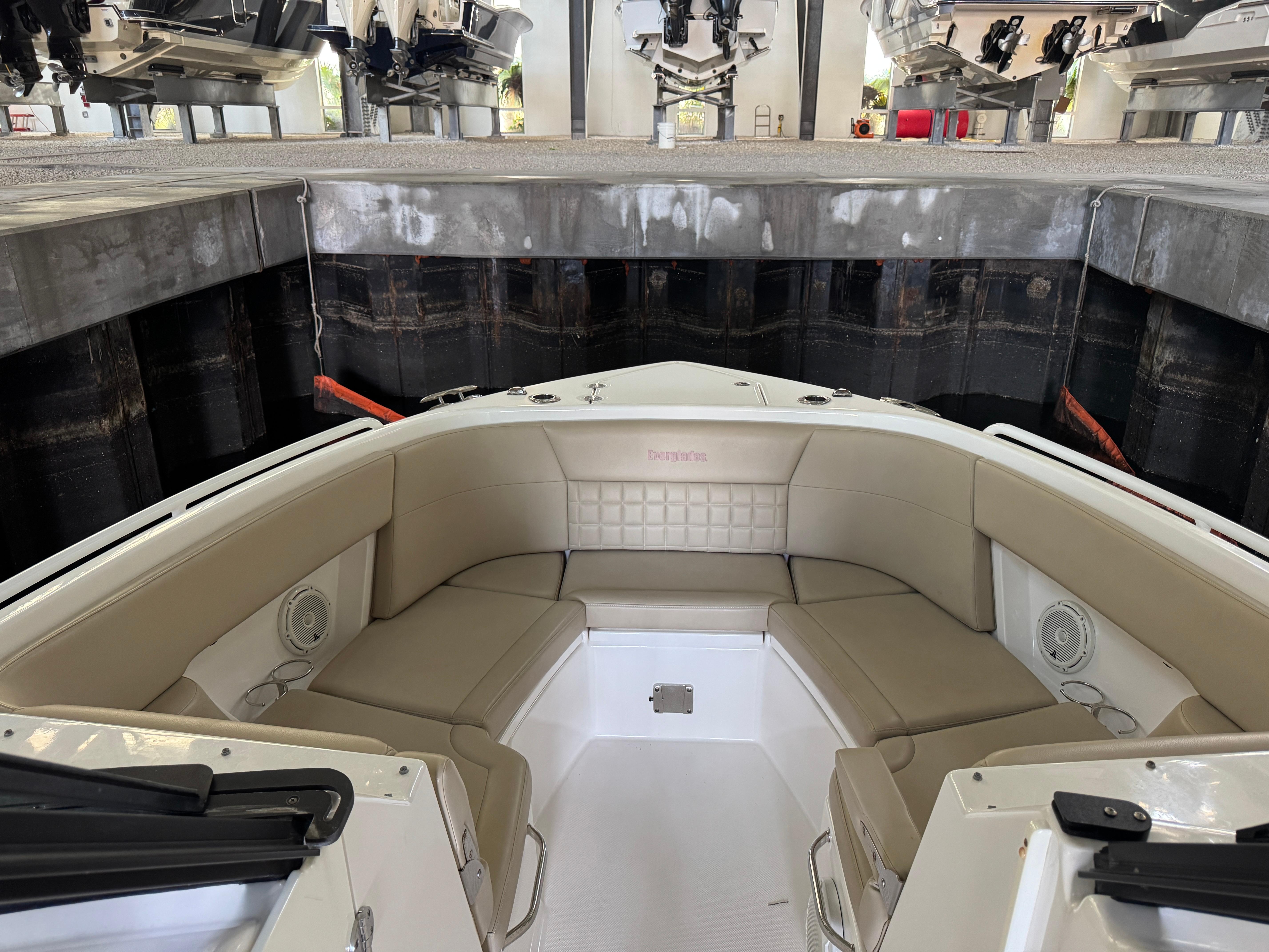 2019-everglades-340-dual-console-power-9878425-20250722151639726-1