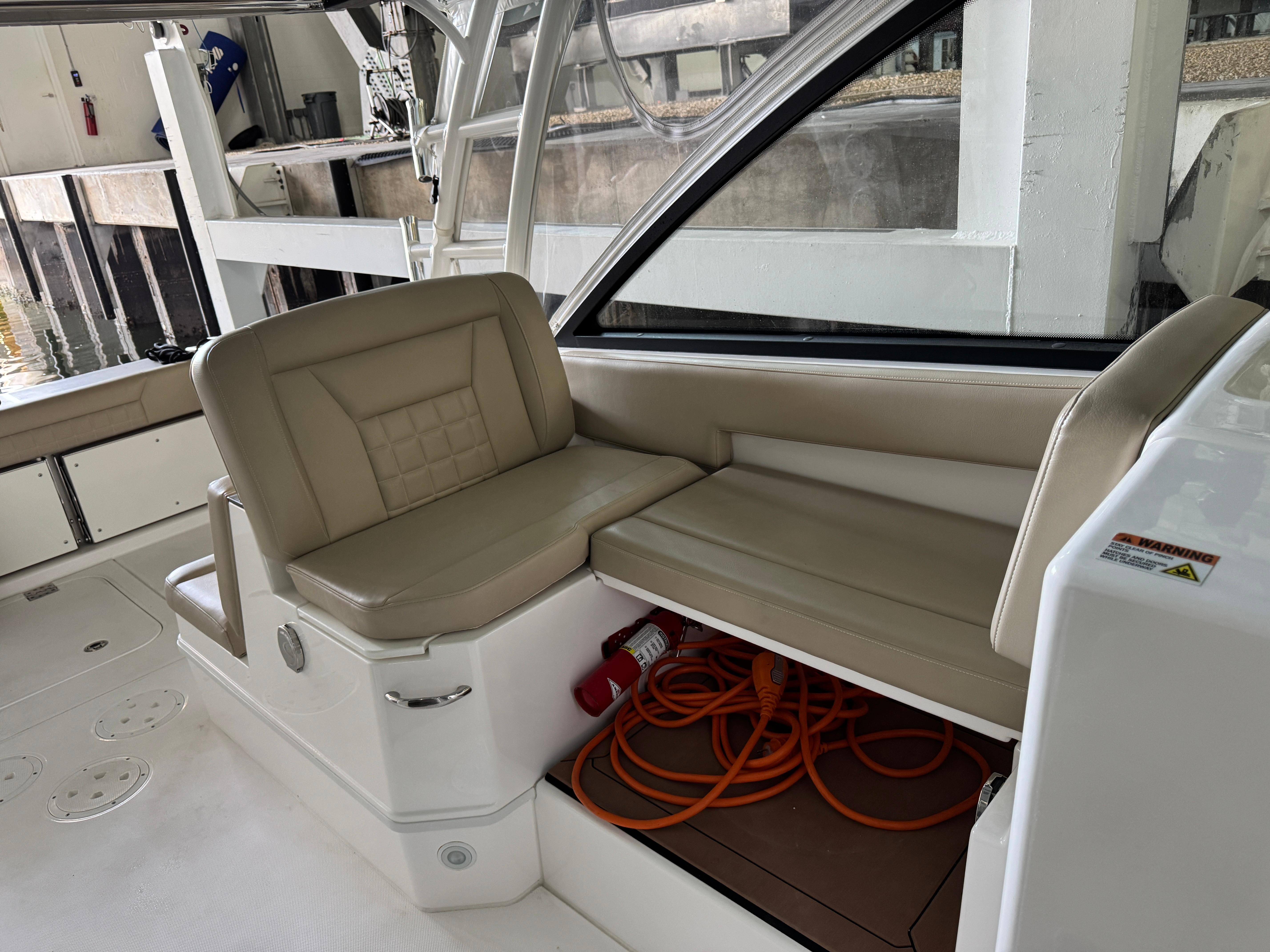 2019-everglades-340-dual-console-power-9878425-20250722151650610-1
