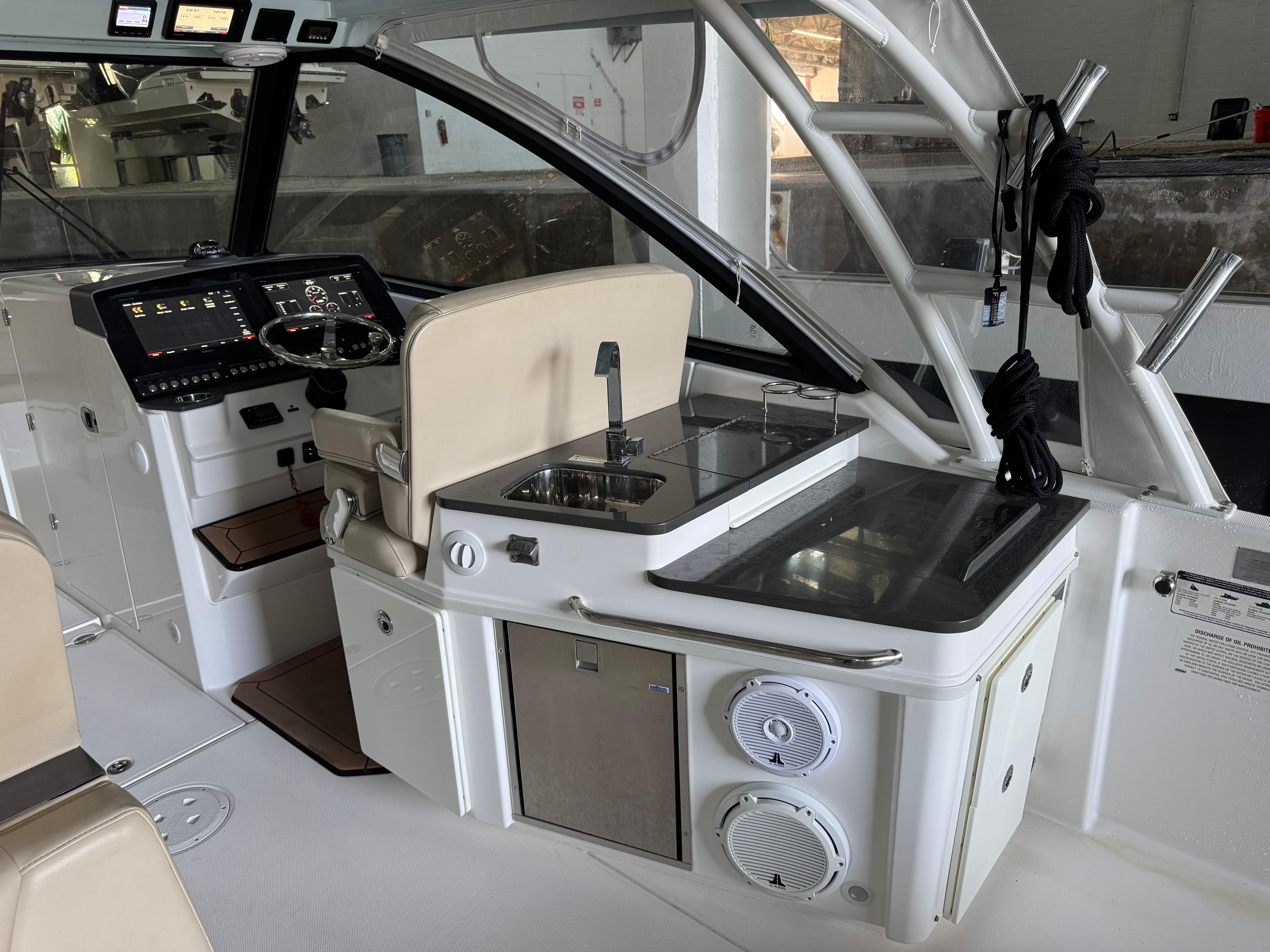 2019-everglades-340-dual-console-power-9878425-20250722151700815-1