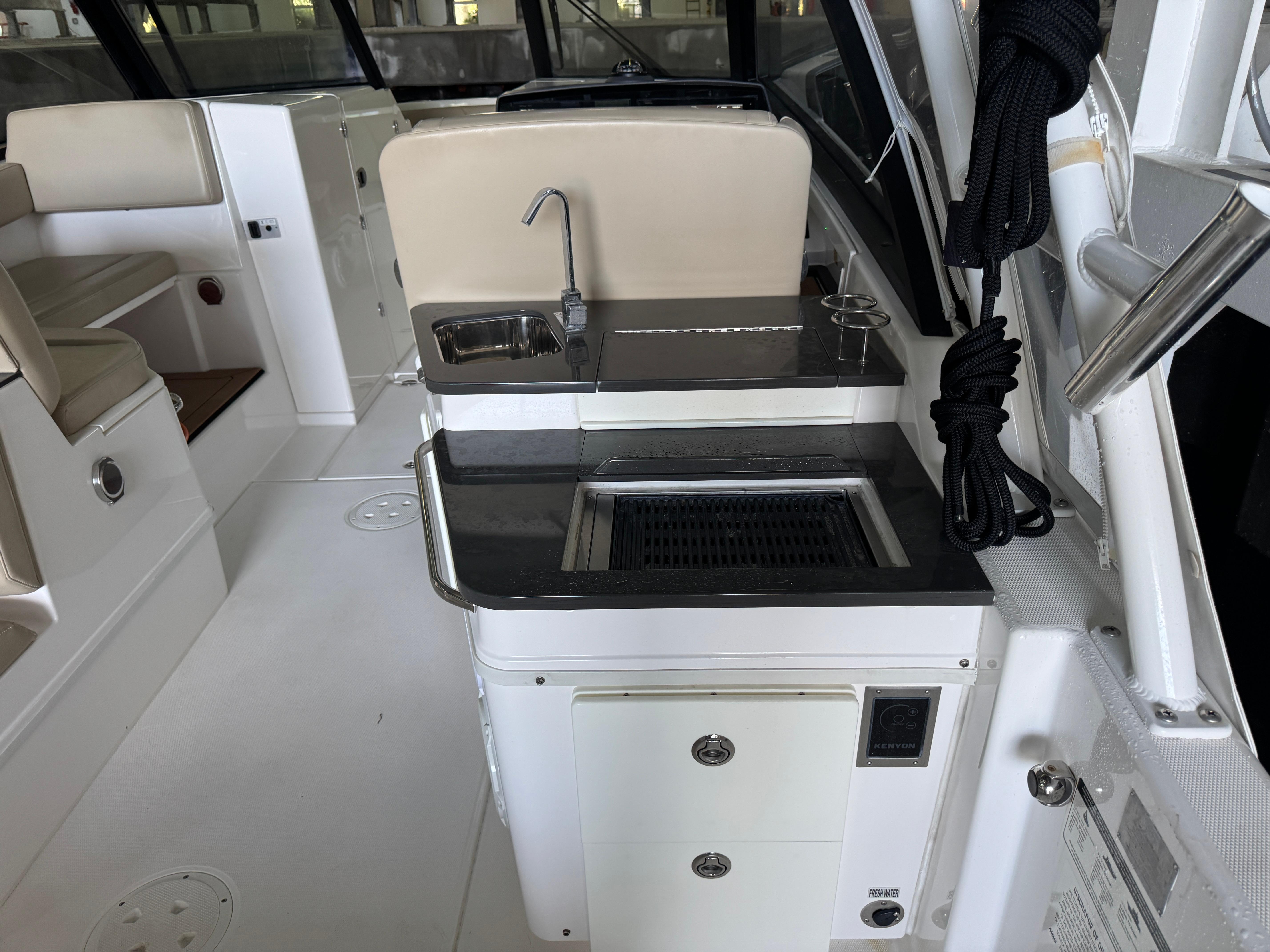 2019-everglades-340-dual-console-power-9878425-20250722151710649-1