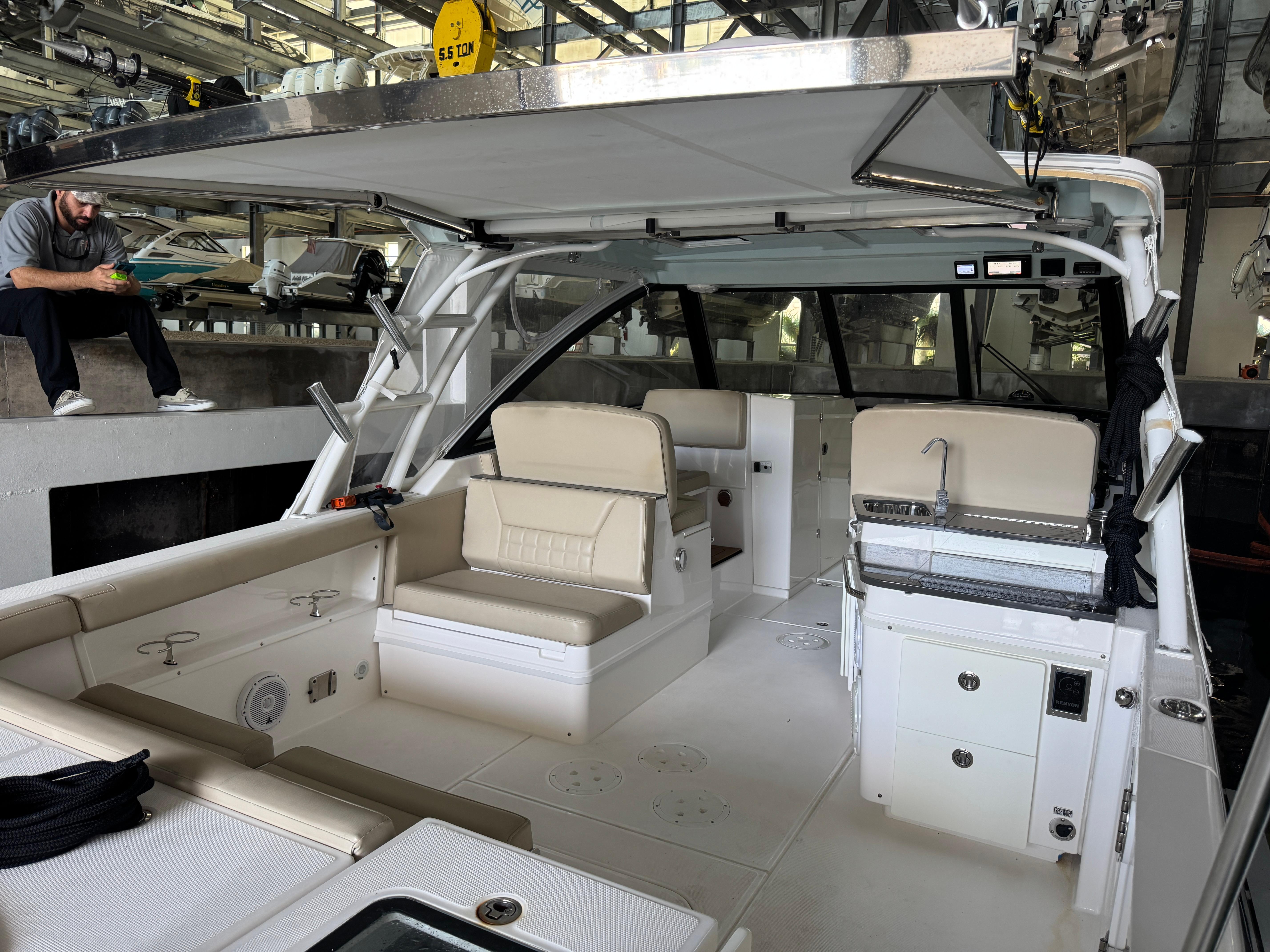 2019-everglades-340-dual-console-power-9878425-20250722151720159-1