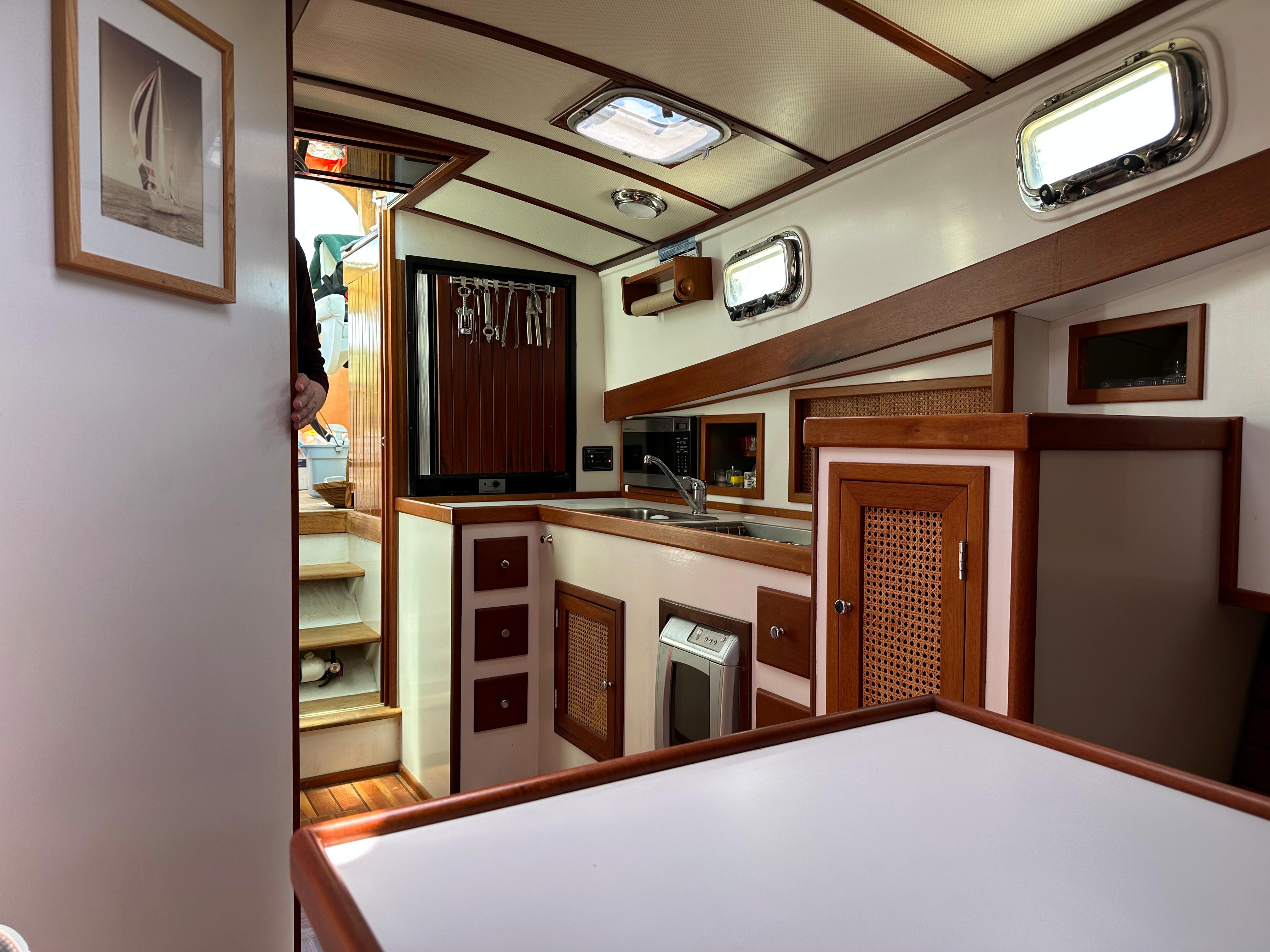 Mast & Mallet-38 Picnic Boat 2001 -MD-US-8838427 | Thumbnail